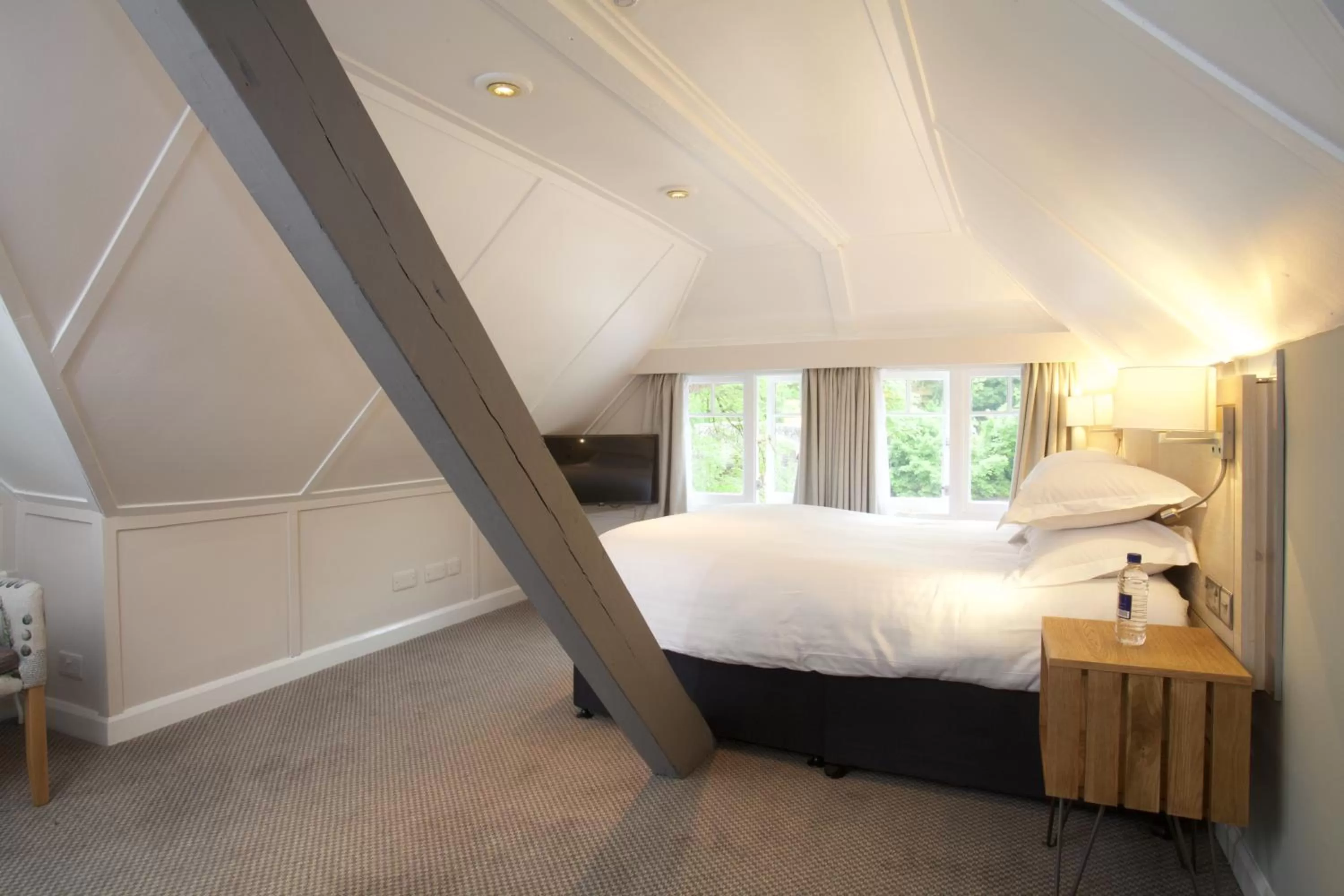 Bedroom, Bed in Fisherman's Cot, Tiverton by Marston's Inns