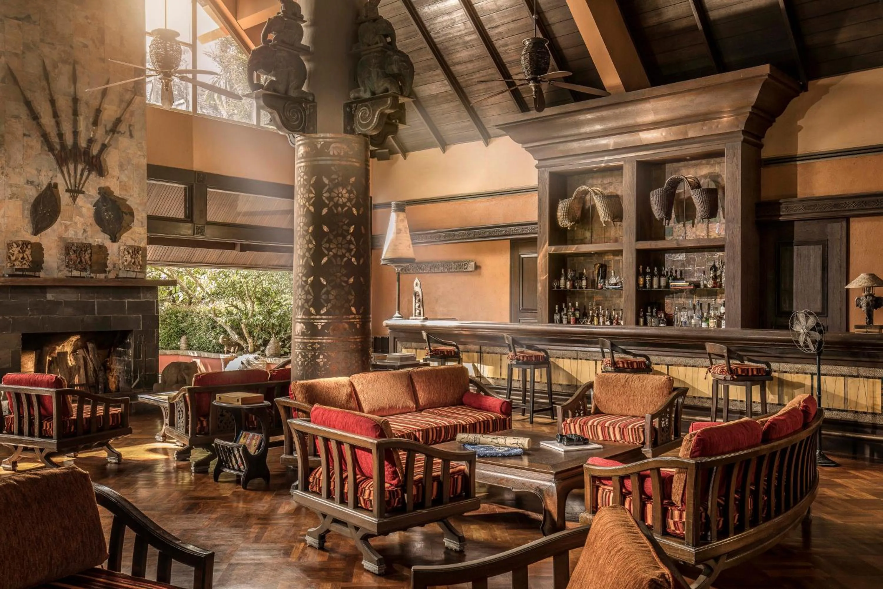Lounge or bar in Anantara Golden Triangle Elephant Camp & Resort