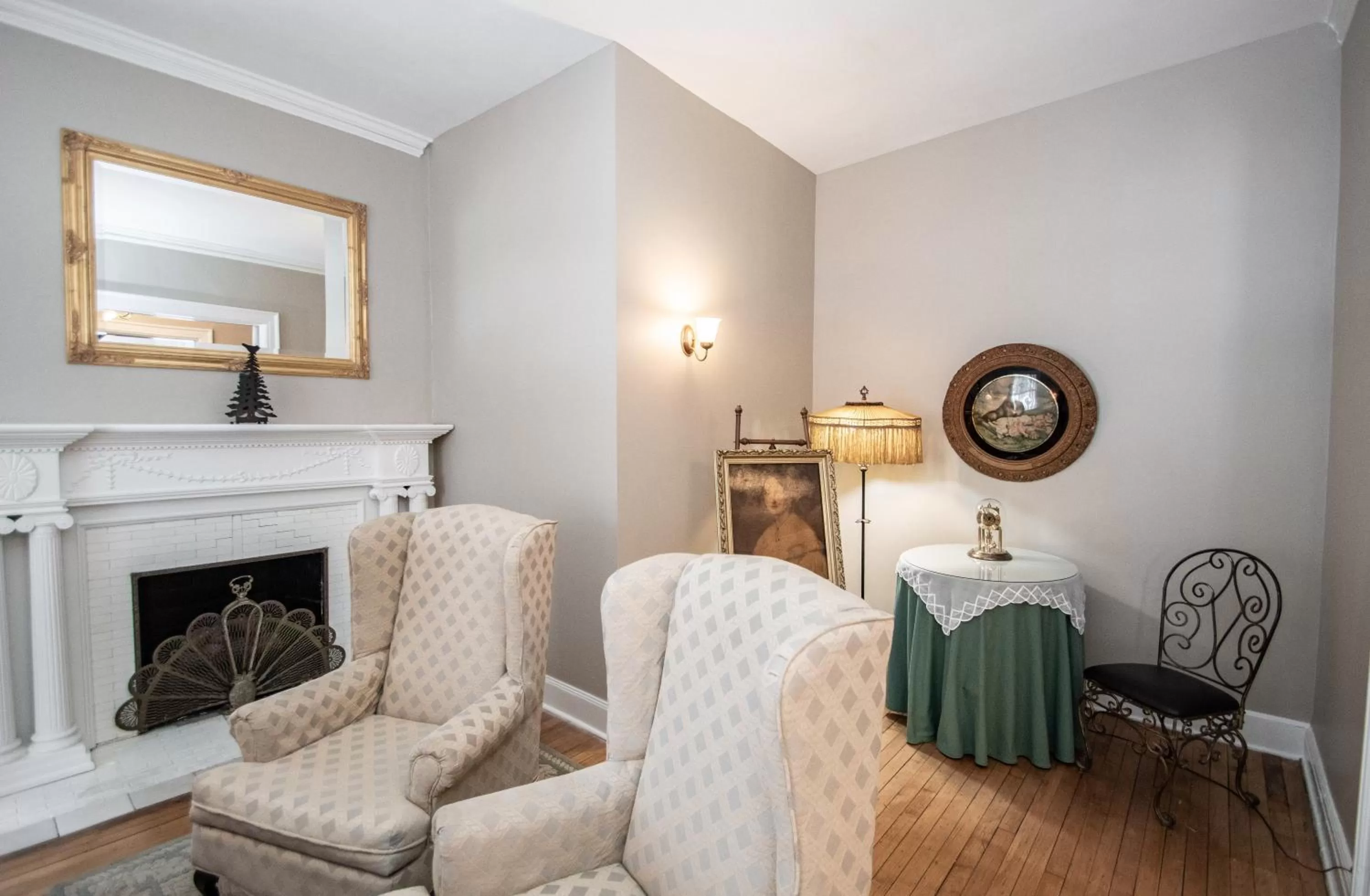 Seating area in Looking Glass Inn