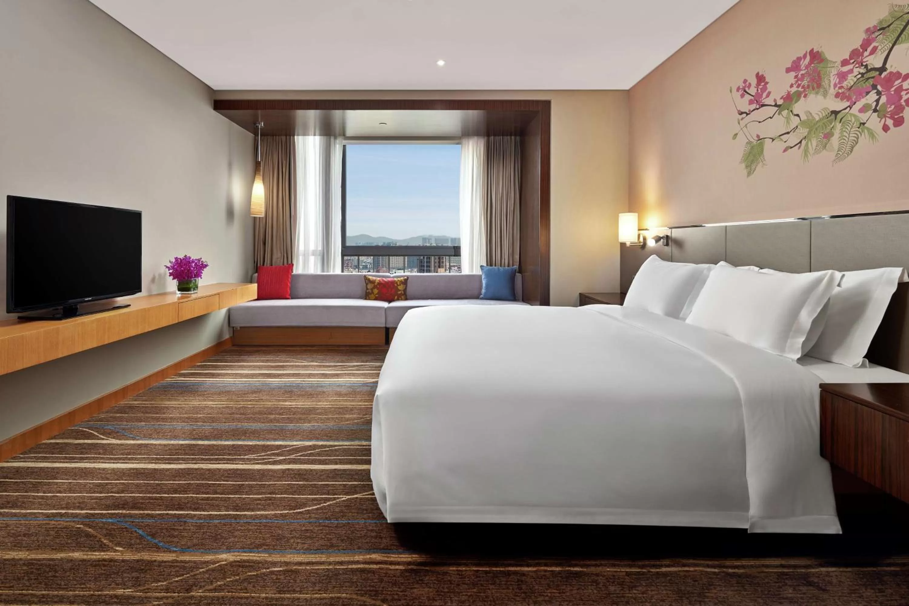 Bedroom, Bed in Hilton Garden Inn Shenzhen Bao'an