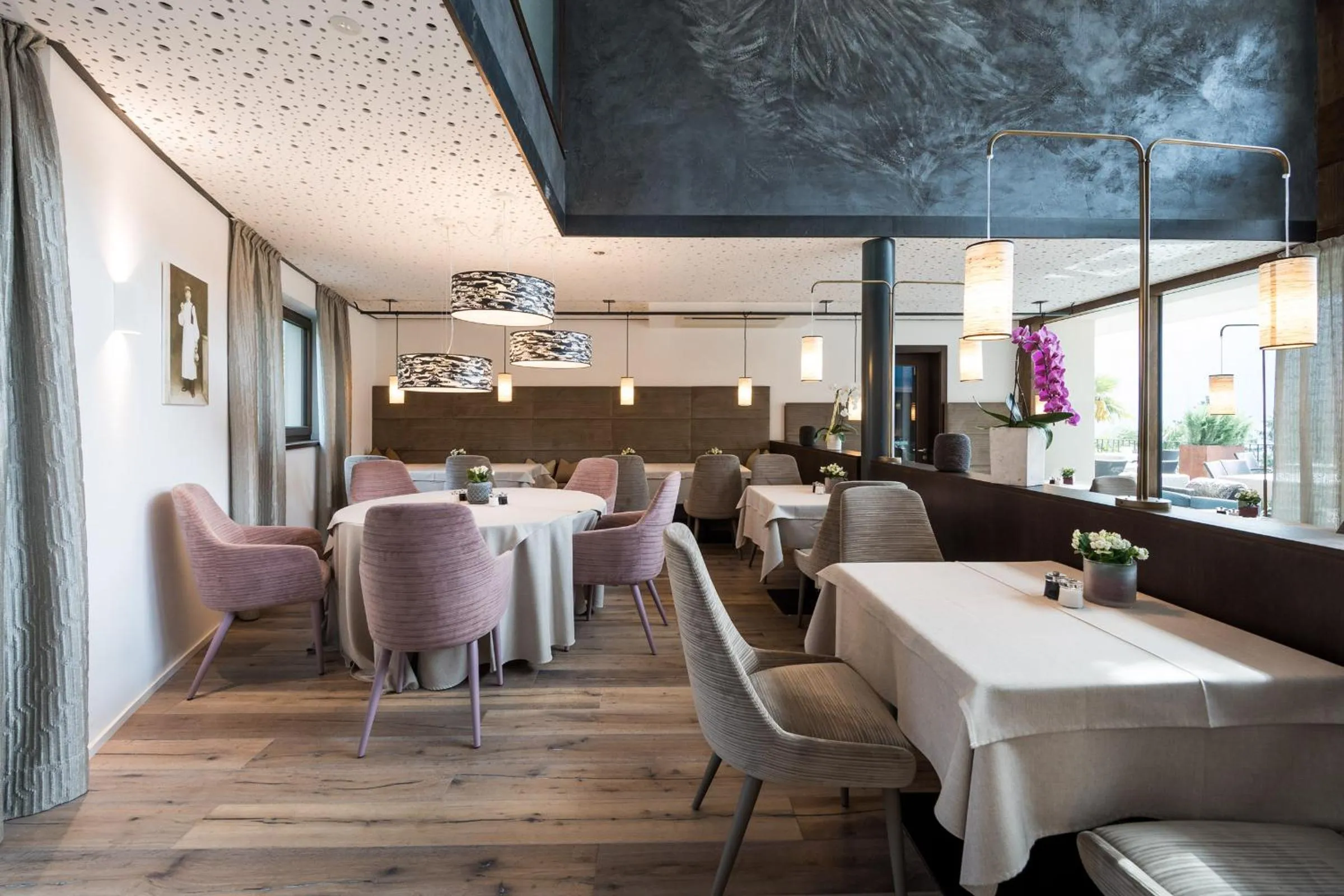 Restaurant/places to eat in Hotel Der Weinmesser