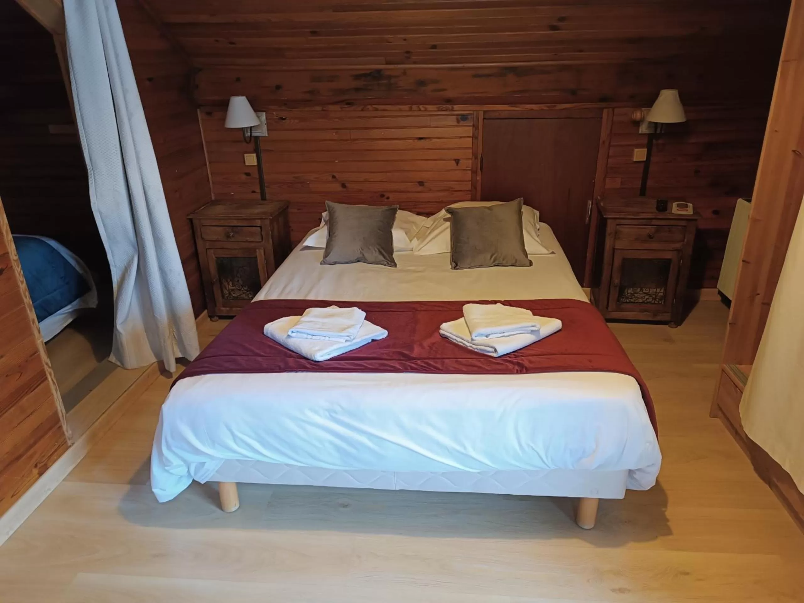 Bedroom, Bed in Hôtel de l'Impossible