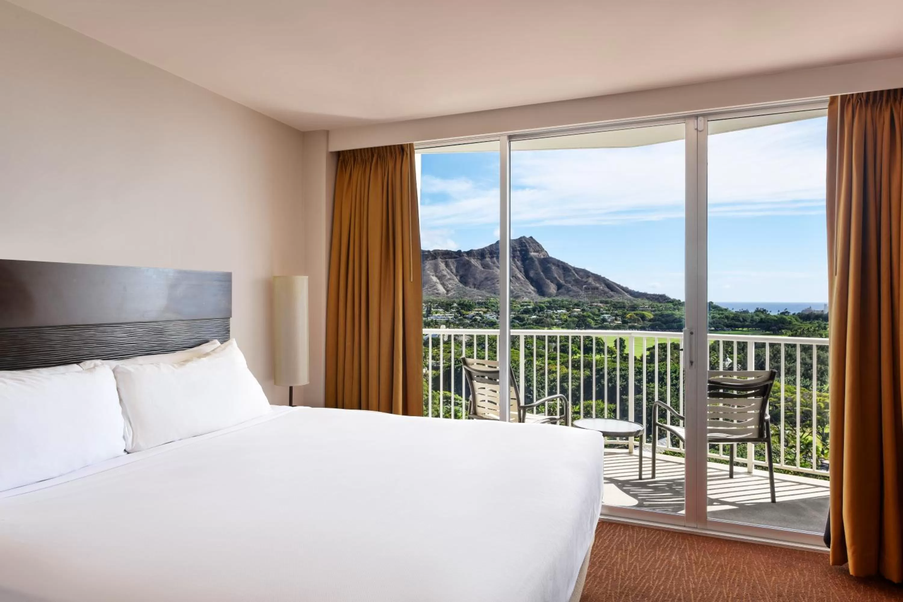 Nearby landmark, Bed in Park Shore Waikiki