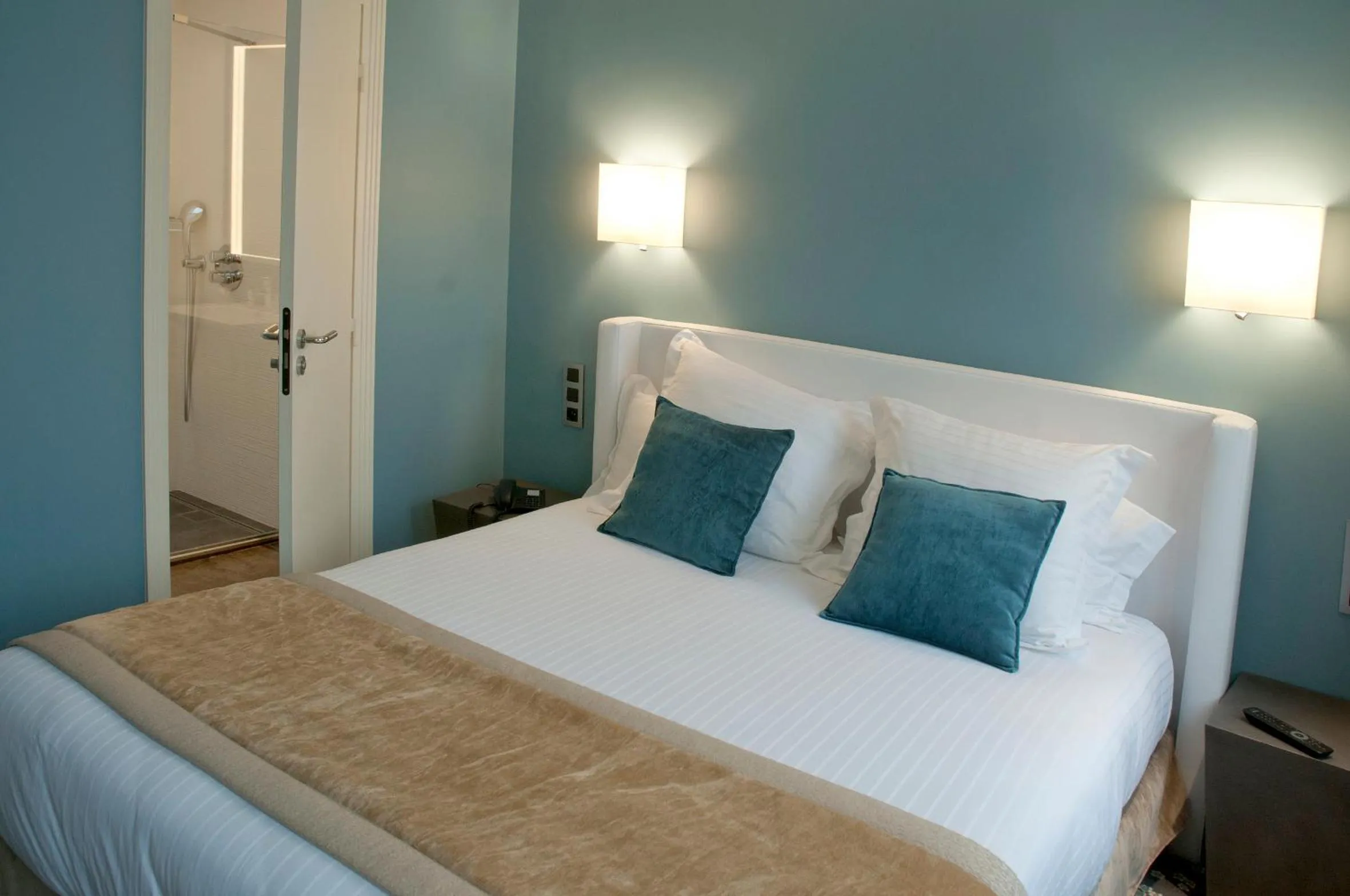 Photo of the whole room, Bed in Grand Hôtel Malher