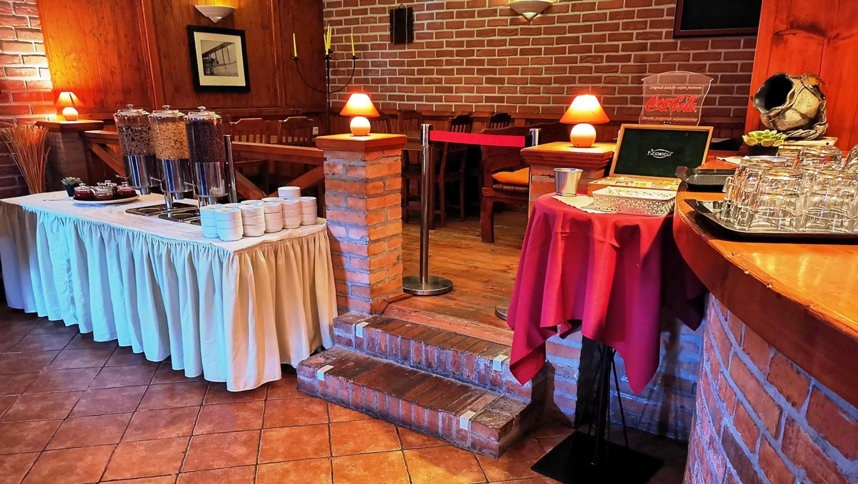 Restaurant/places to eat in Hotel Ludmila