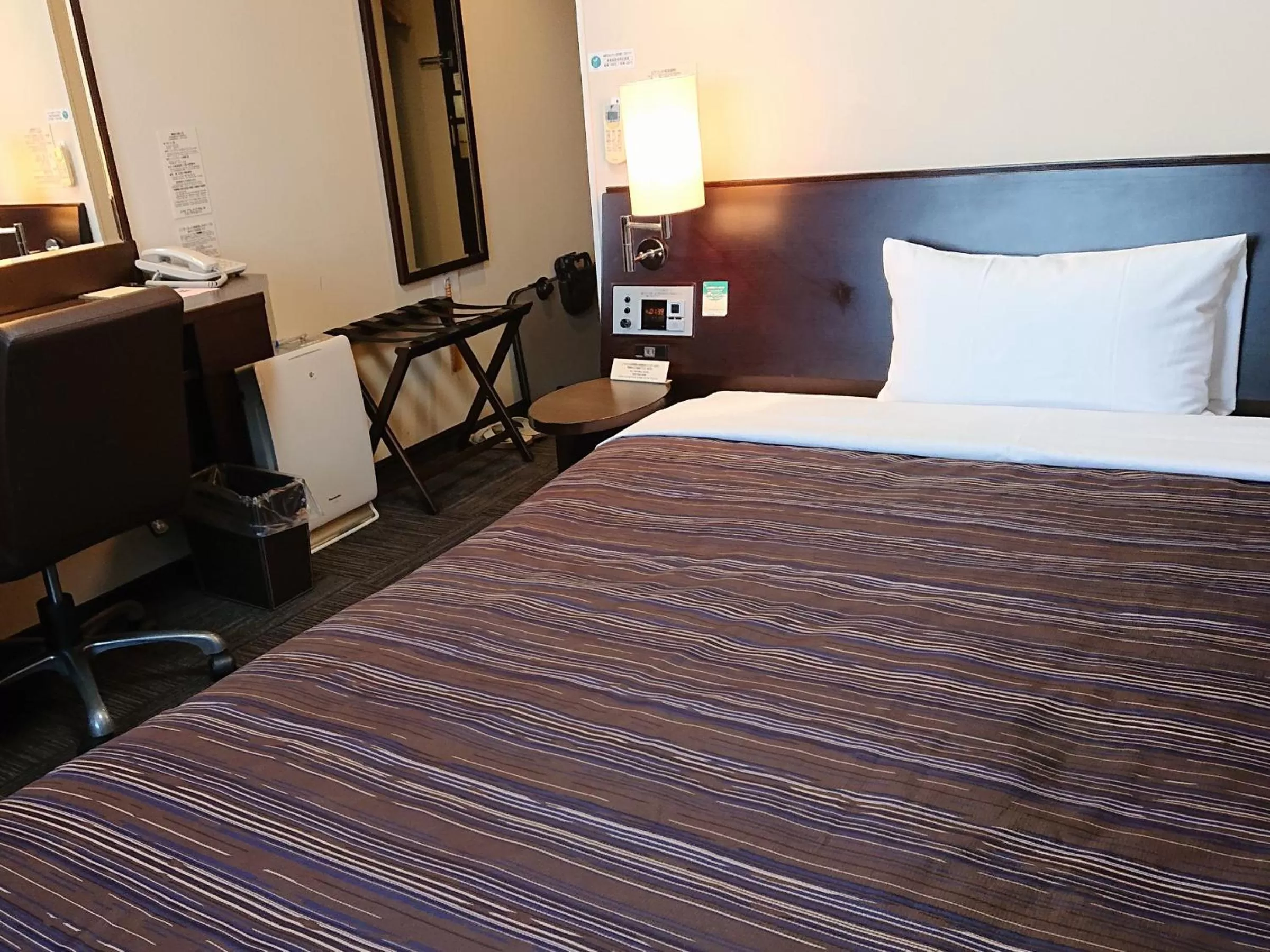 Bed in Route Inn Grantia Wakuranoyado Igauenojomae