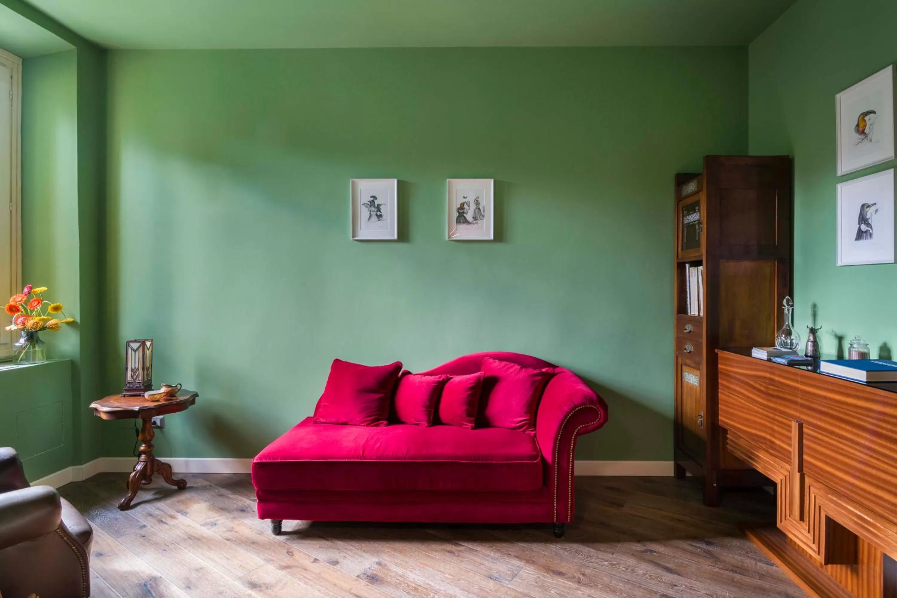 Communal lounge/ TV room in Frími Boutique Rooms b&b