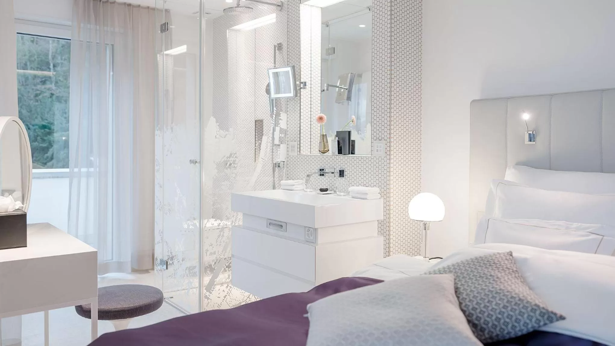 Photo of the whole room, Bed in Park Hotel Vitznau