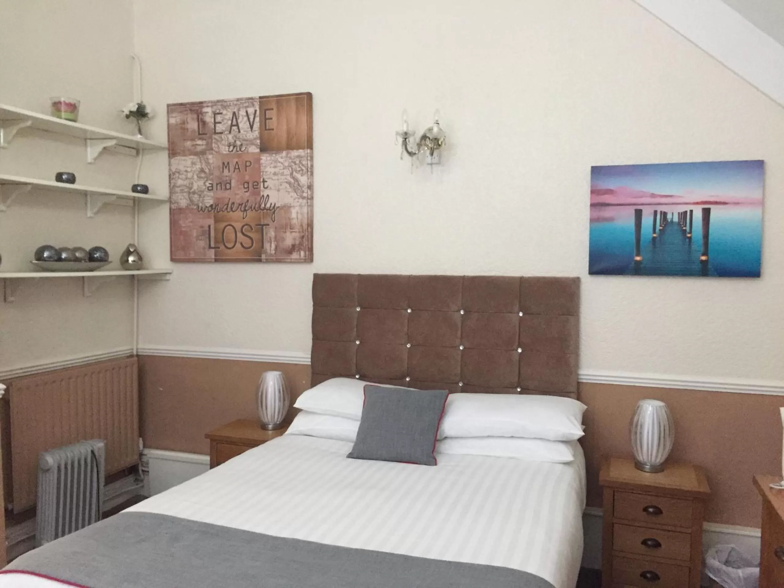 Double Room with Private Bathroom in Diamonds Villa near York Hospital