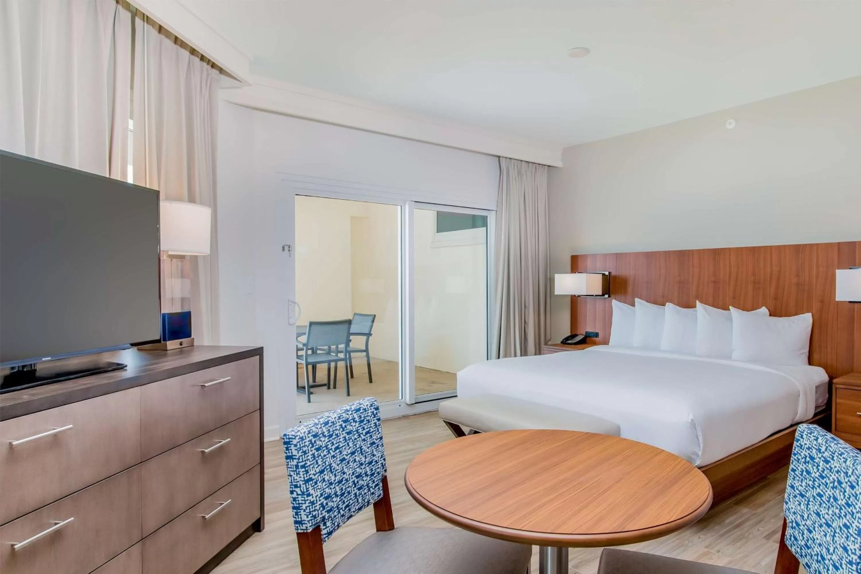 Bedroom, Bed in Hilton Pensacola Beach