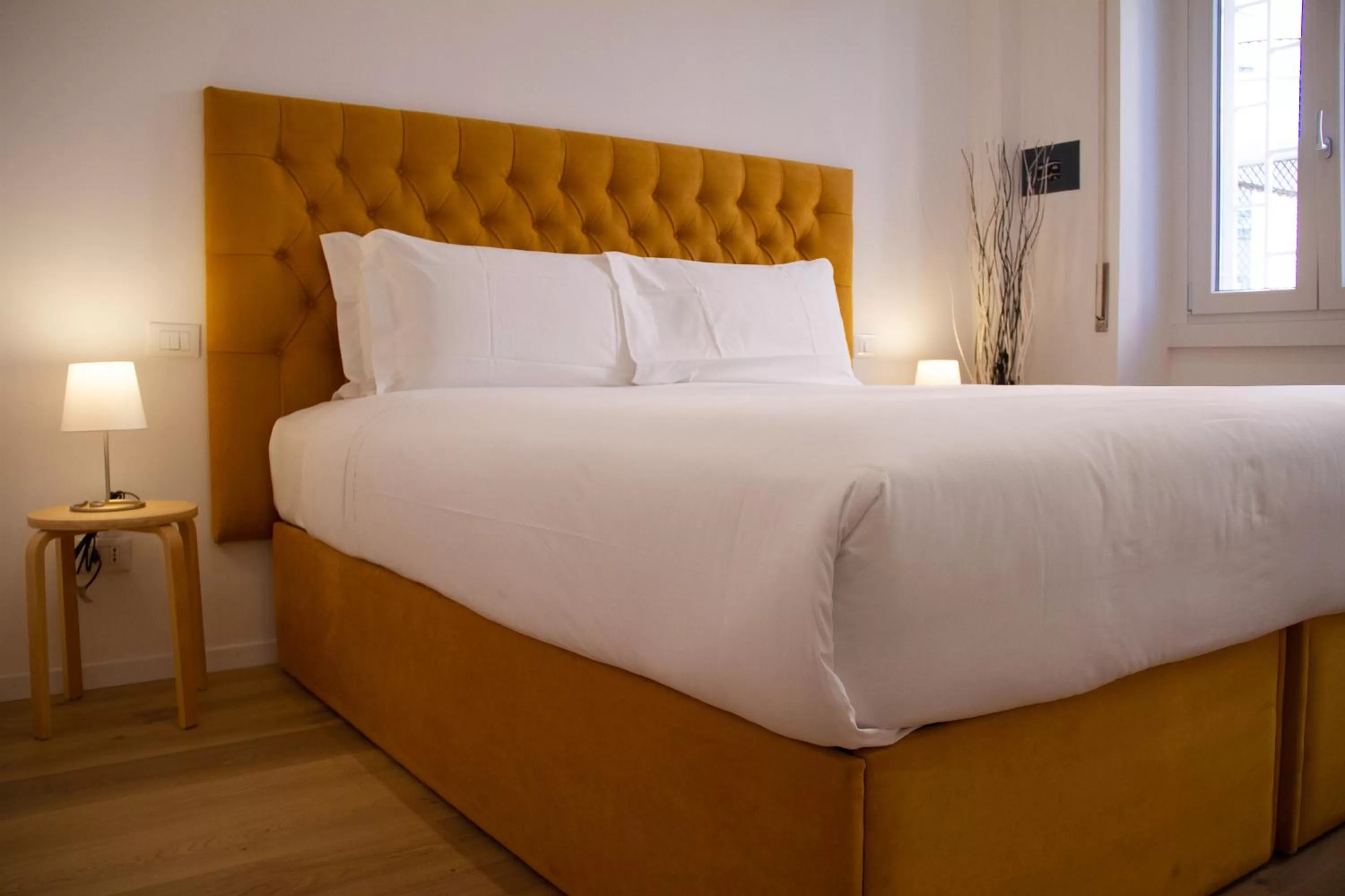 Photo of the whole room, Bed in Michelangelo Vatican Rooms