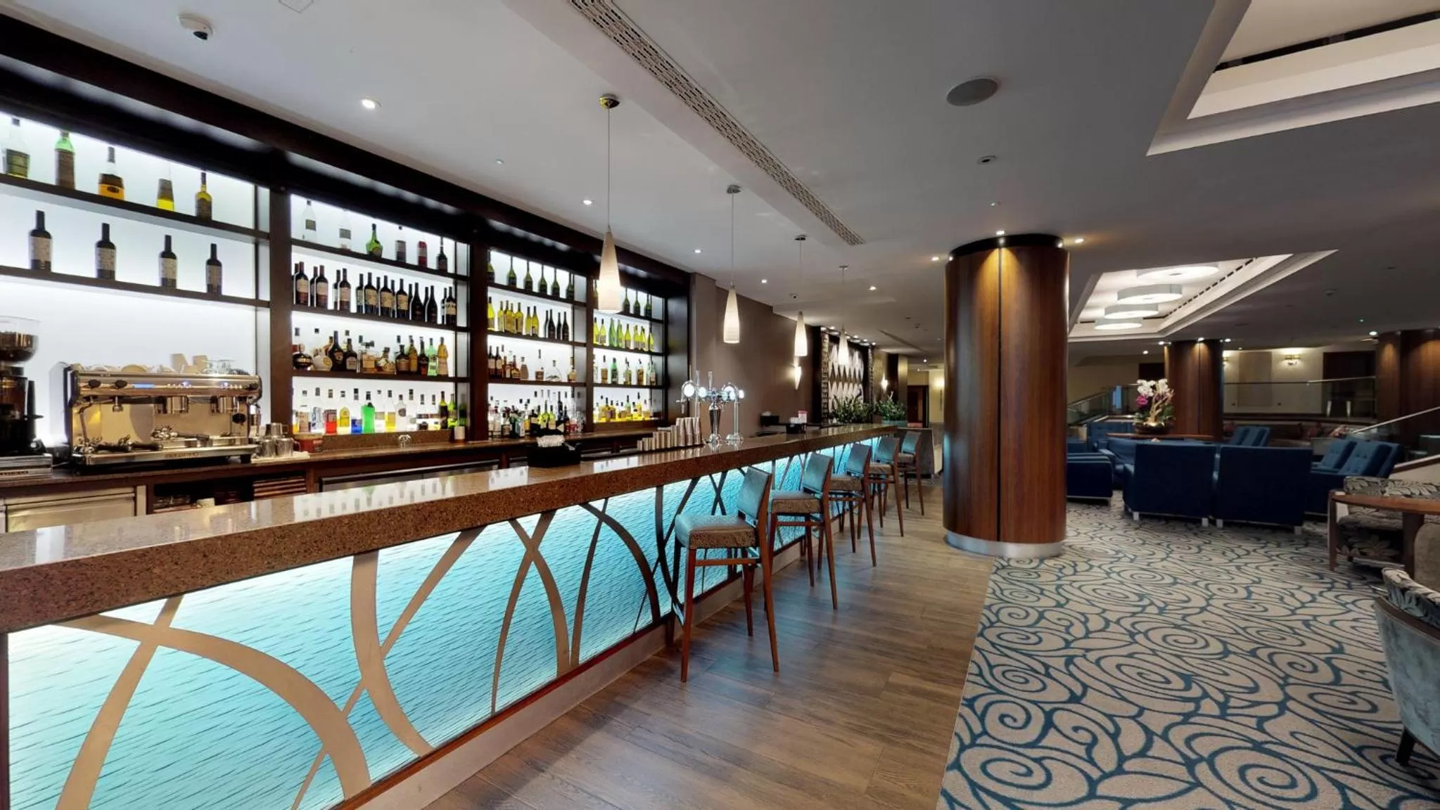 Lounge or bar in Holiday Inn London Kensington High St. by IHG