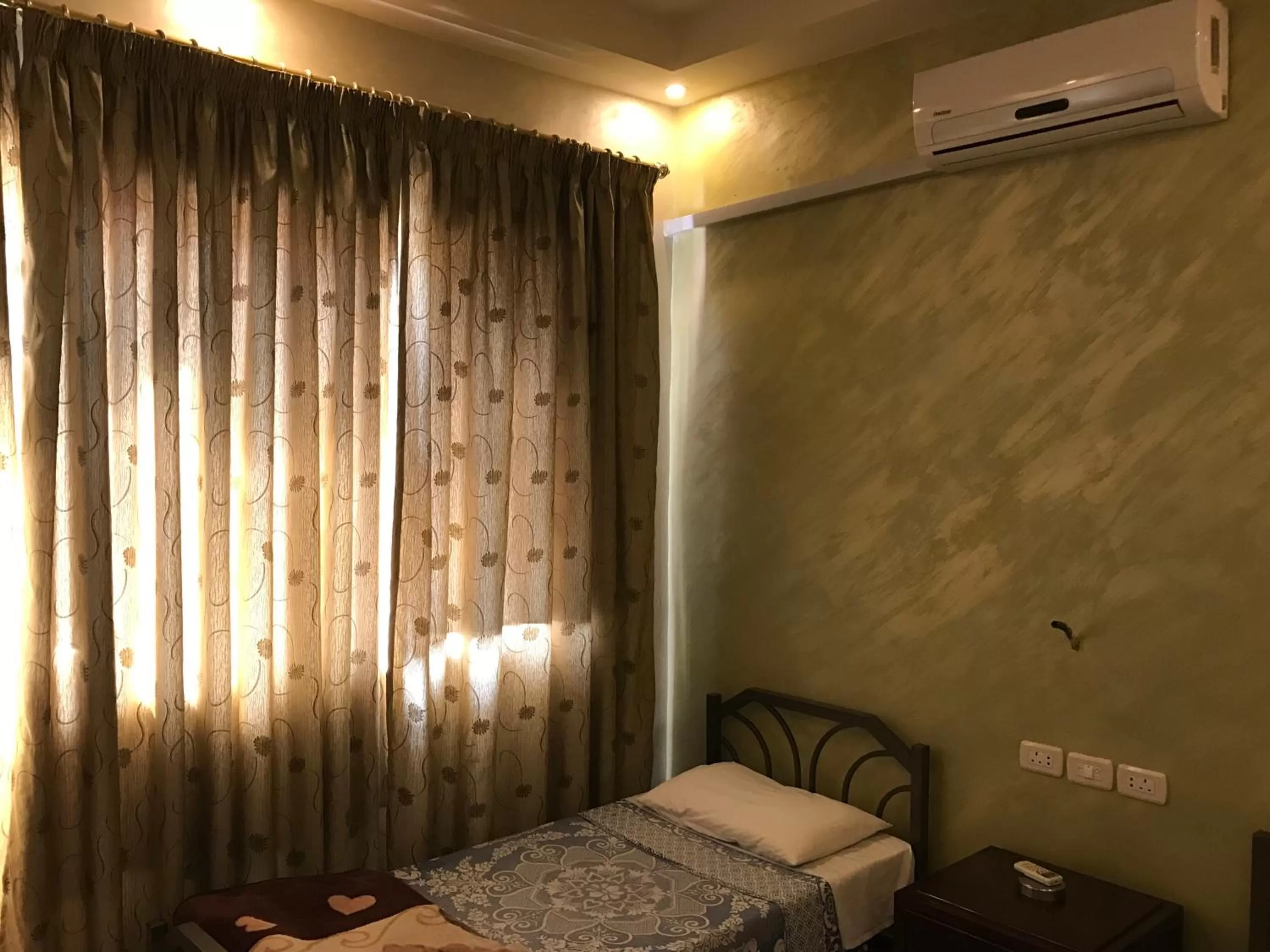 Bed in Sun Rise Hotel & Hostel & Tours