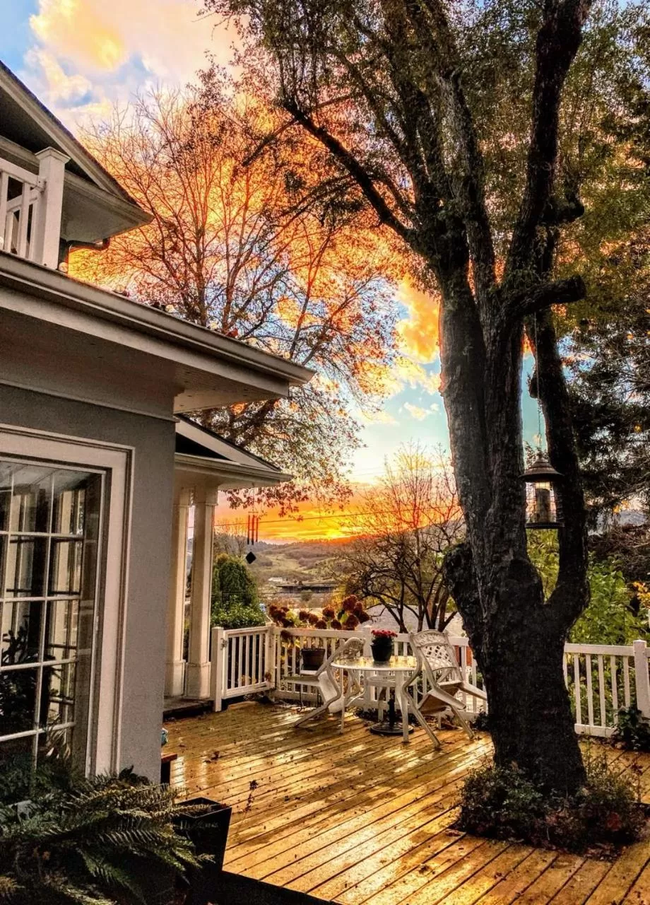 Property building in Terraluna Inn