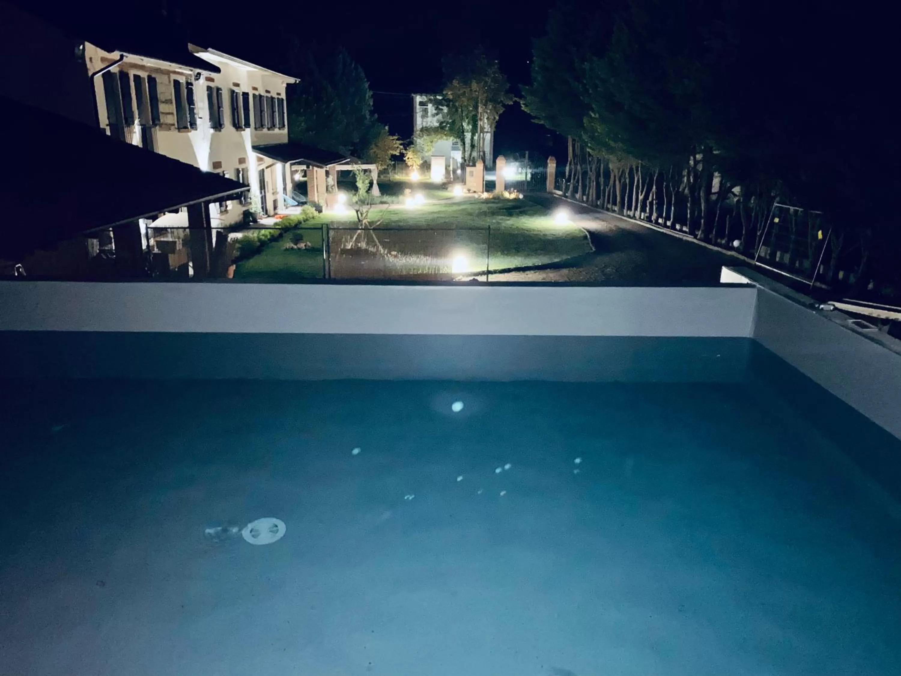 Pool view in Il BASÍN