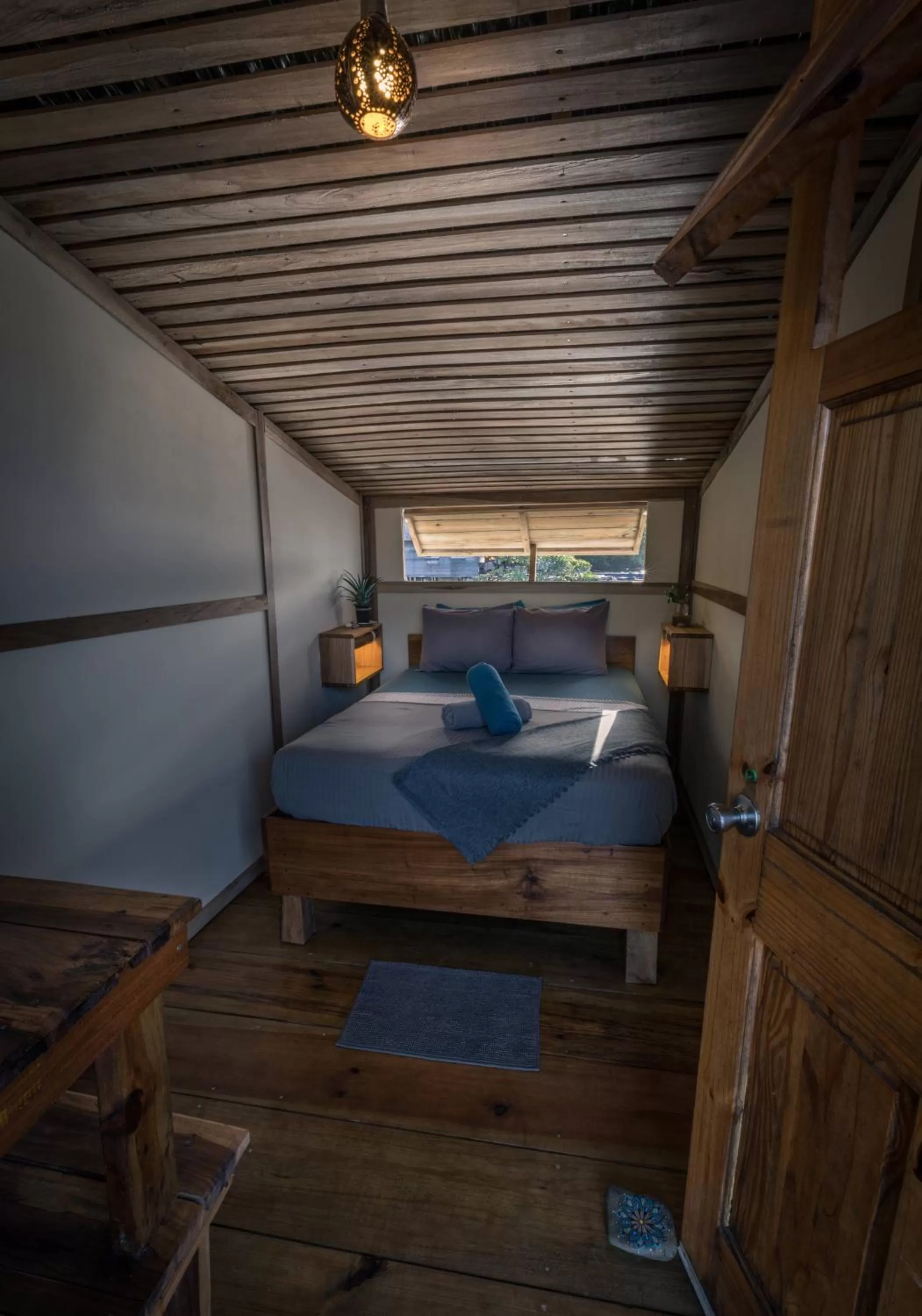 Double Room with Sea View with Shared Bathroom in Barrbra BnB Over The Sea