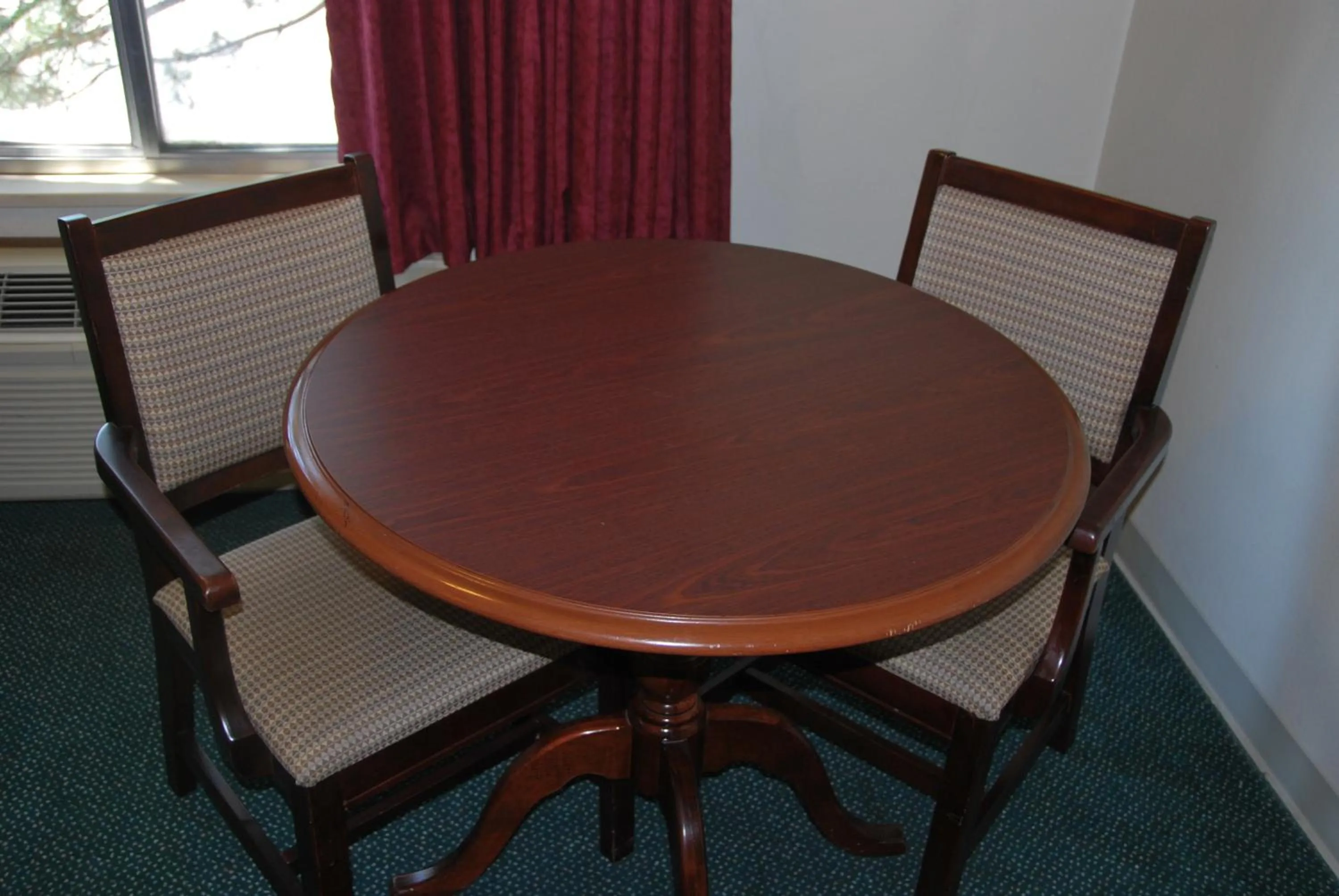 Seating area in National 9 Inn Price