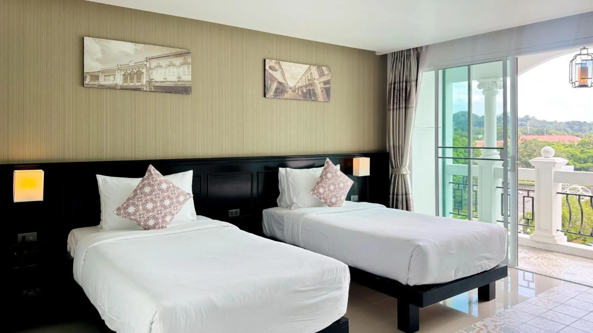 Bed in Grand Supicha City Hotel