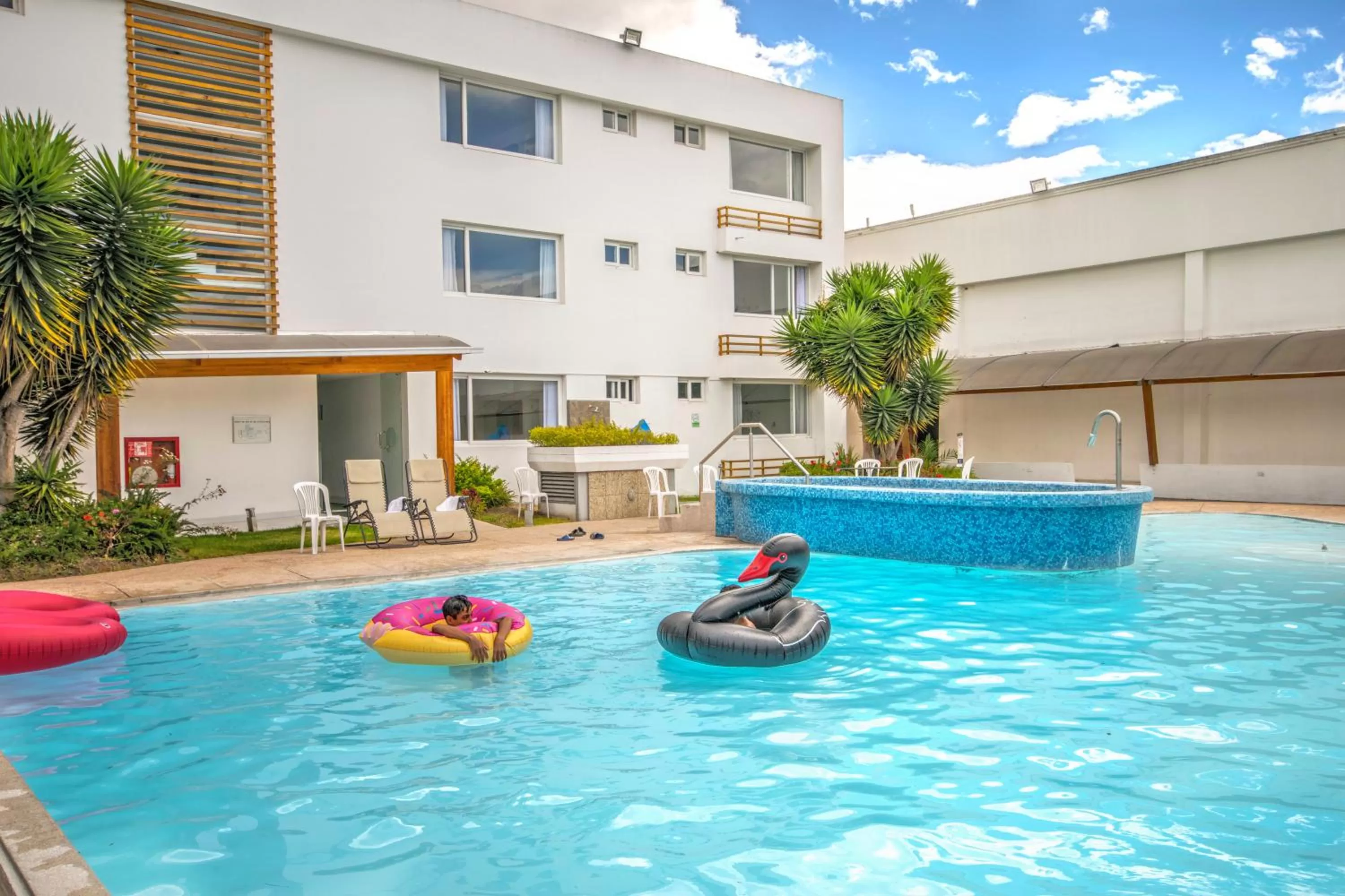 Pool view in Hotel Ajavi