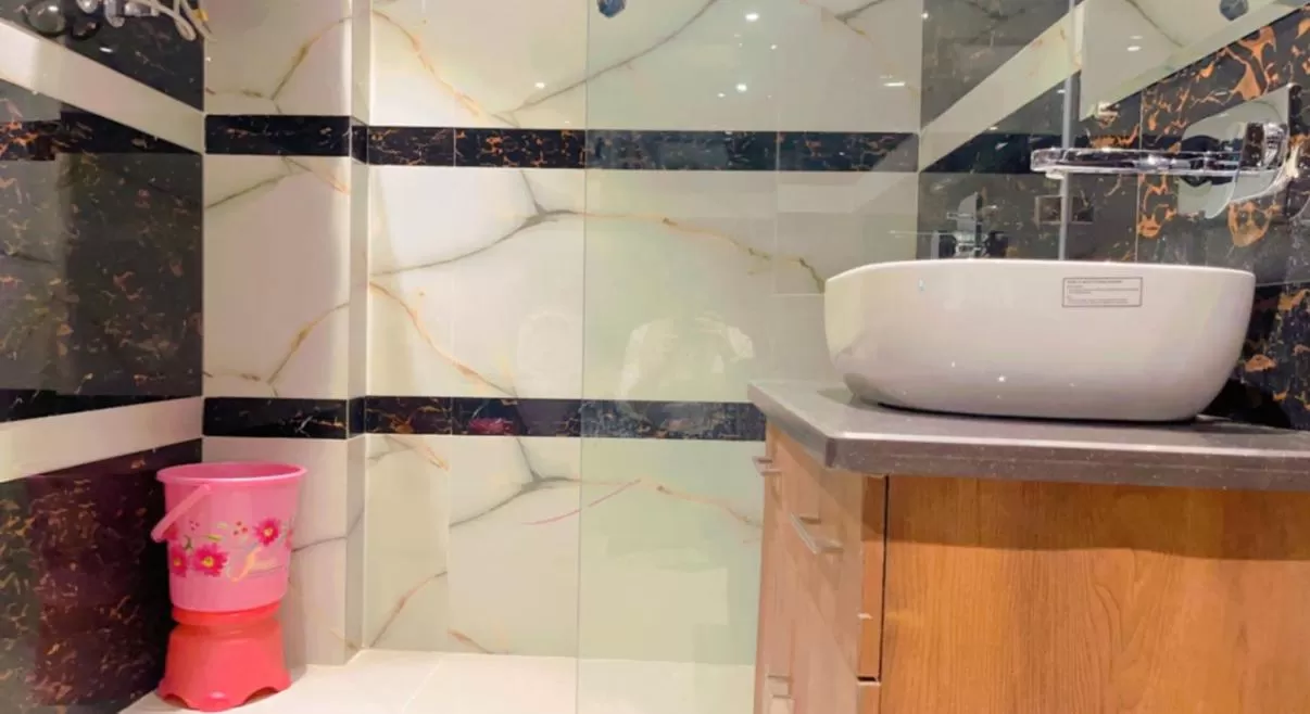 Bathroom in City View With Garden -5 Mins Walk From GOLDEN TEMPLE