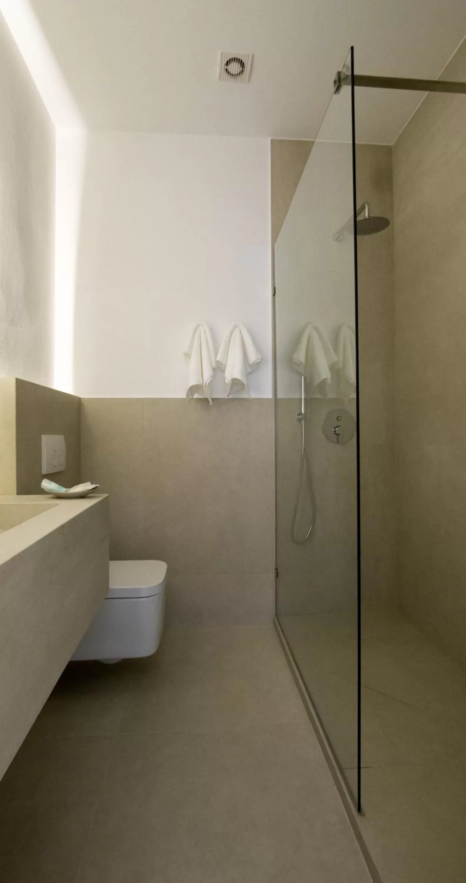 Shower, Bathroom in Destil B&B