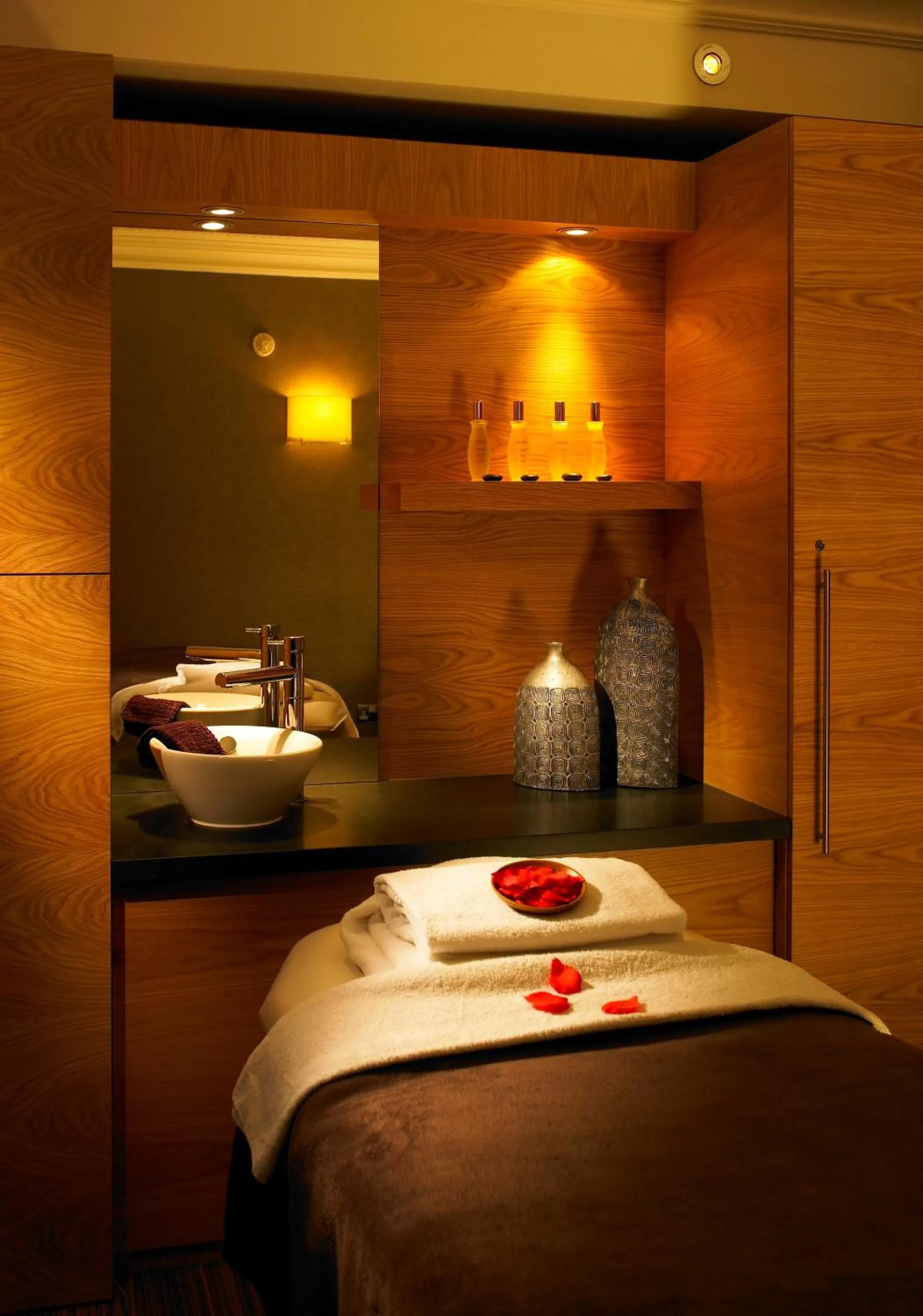 Spa and wellness centre/facilities, Bed in Sprowston Manor Hotel, Golf & Country Club