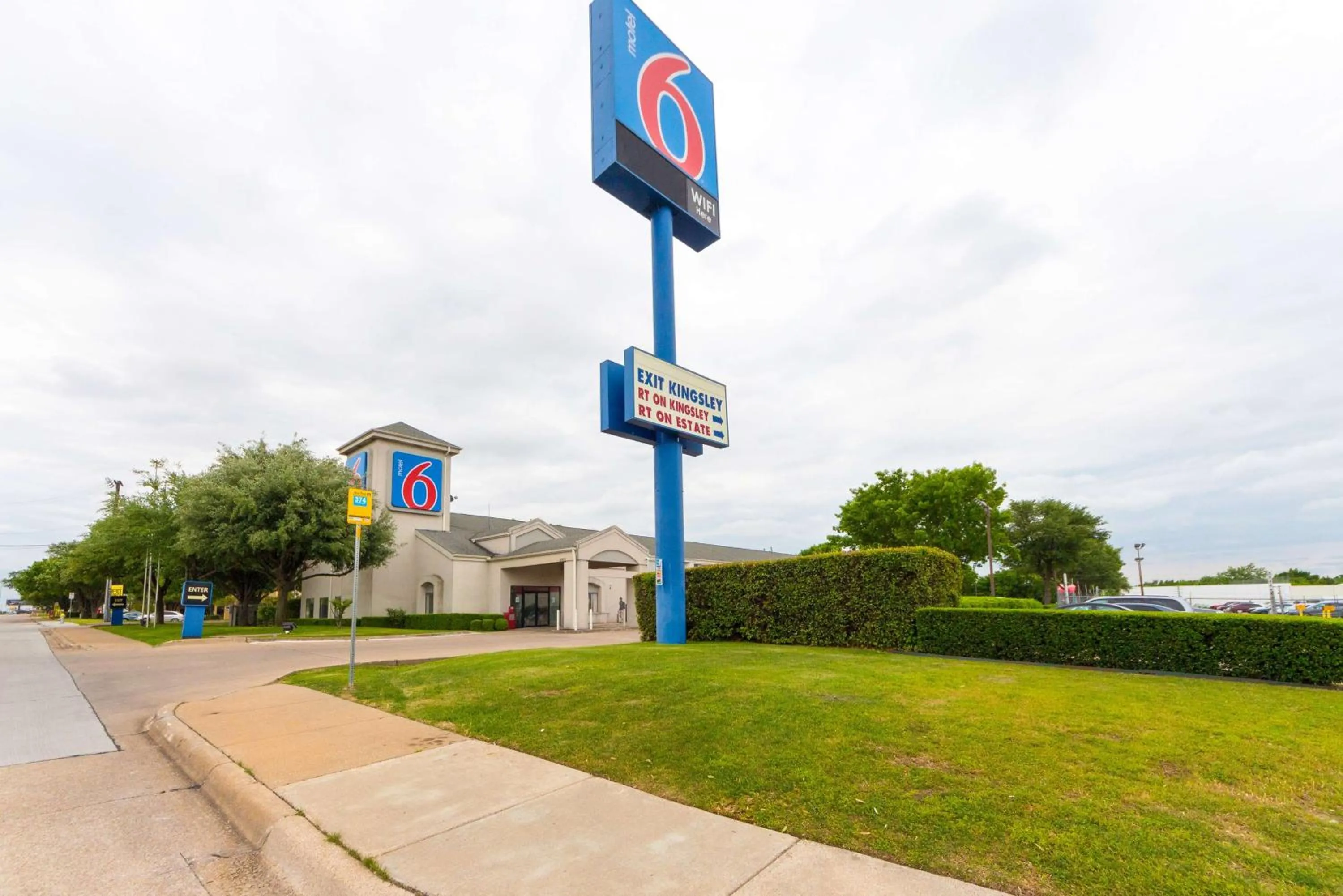 Property building in Motel 6-Dallas, TX - Northeast
