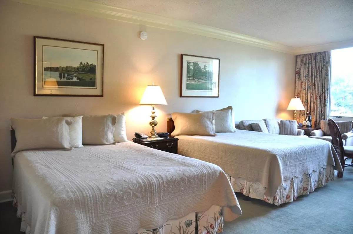 Bed in The Inn at Houndslake