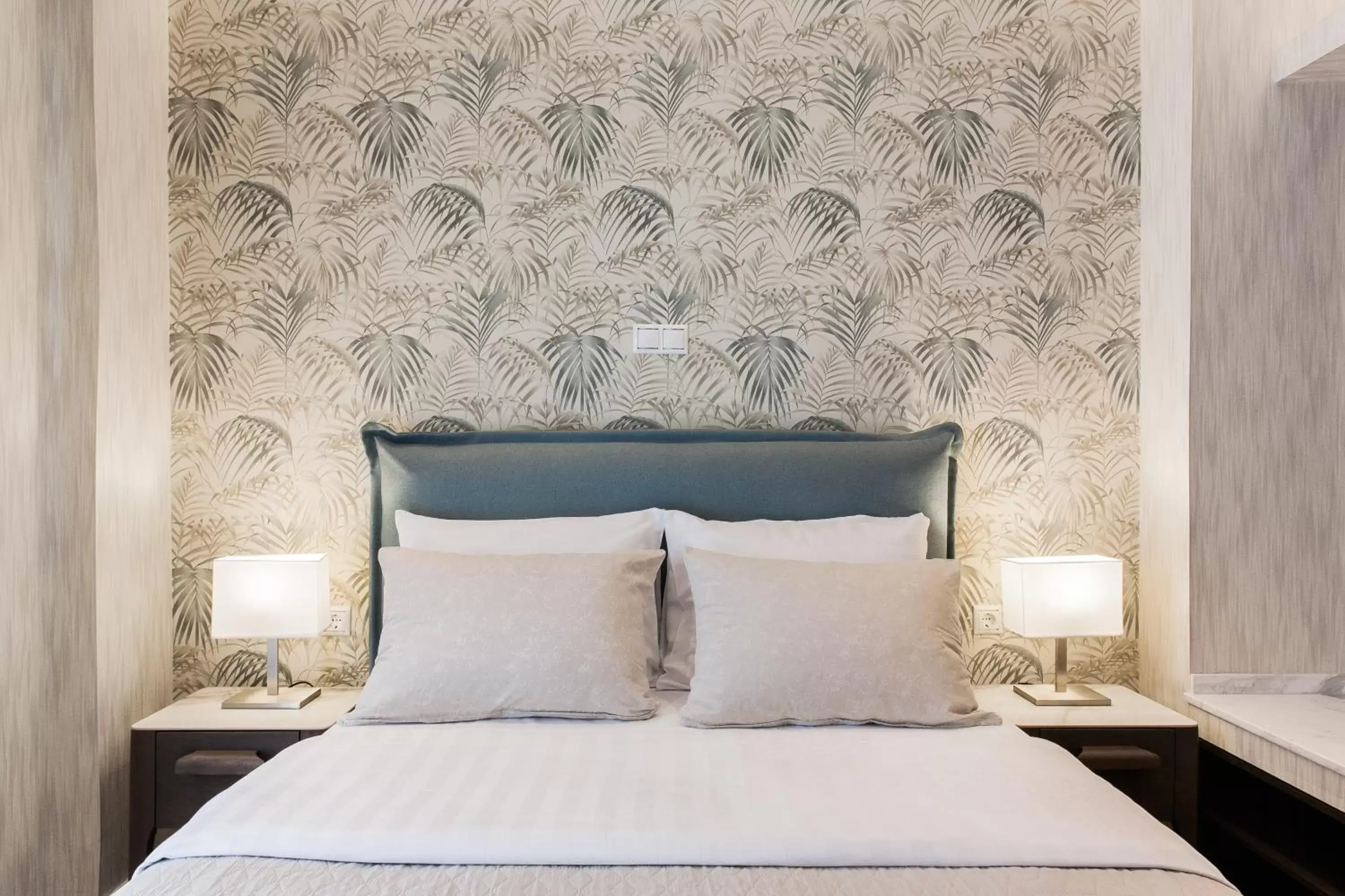 Deluxe Queen Studio in Nicholas Point Apartments and Rooms Deluxe Queen Studio in Nicholas Point Apartments and Rooms