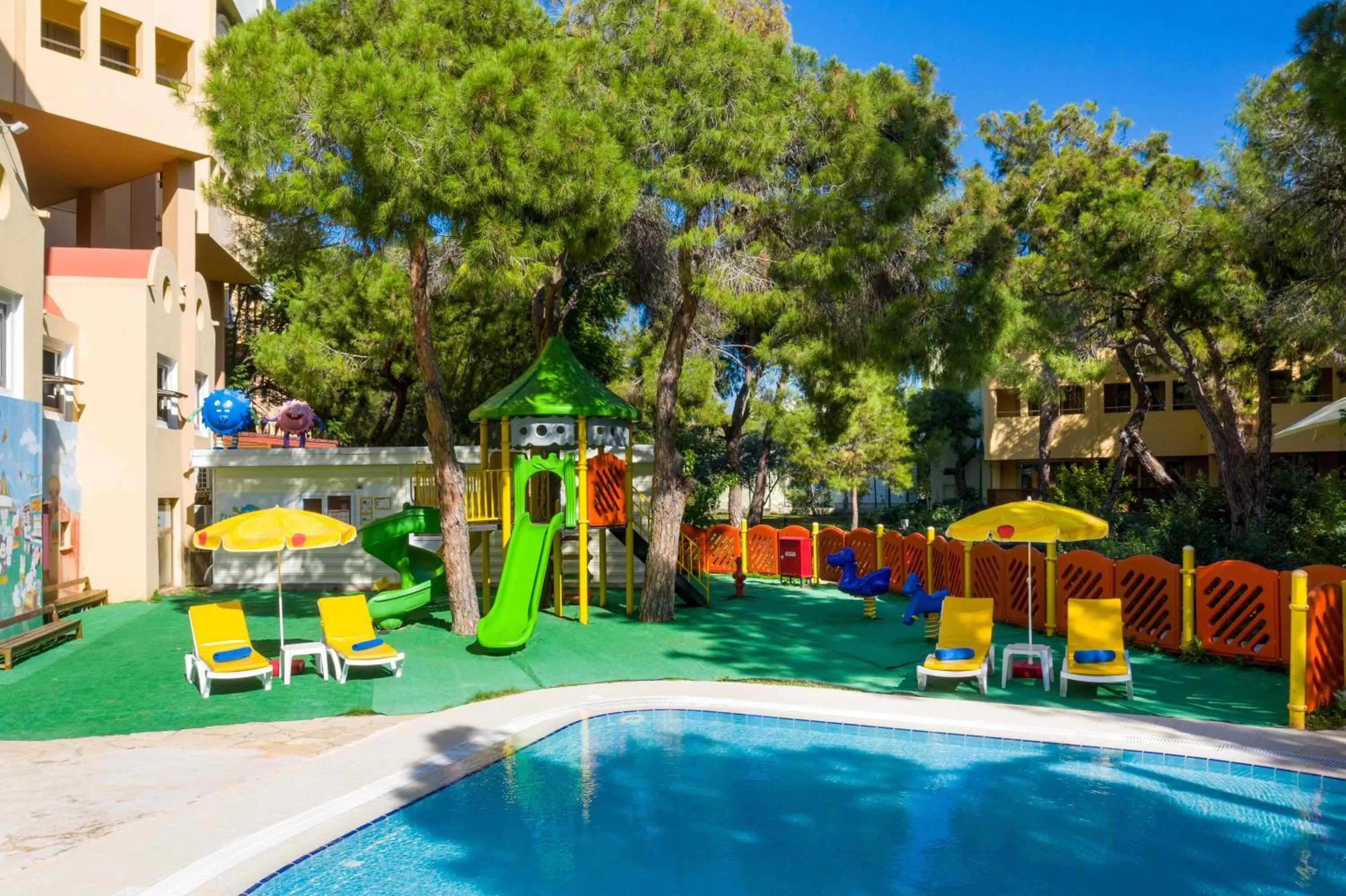 Swimming pool in Asteria Collection Side