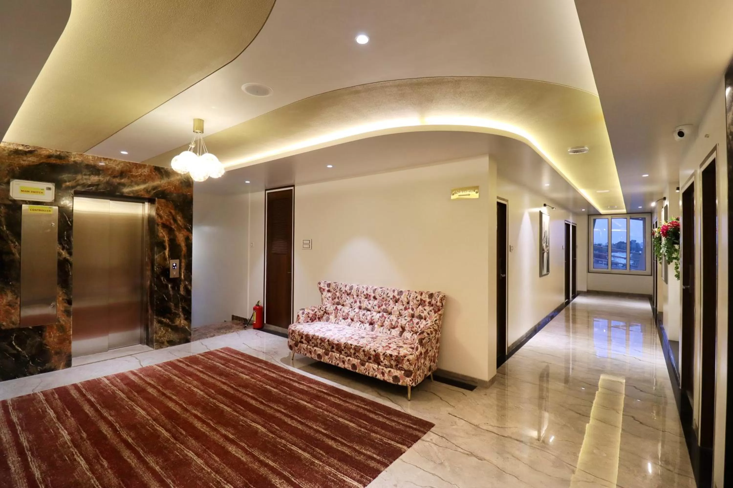 Bed in Four Petals Executive by LHMS