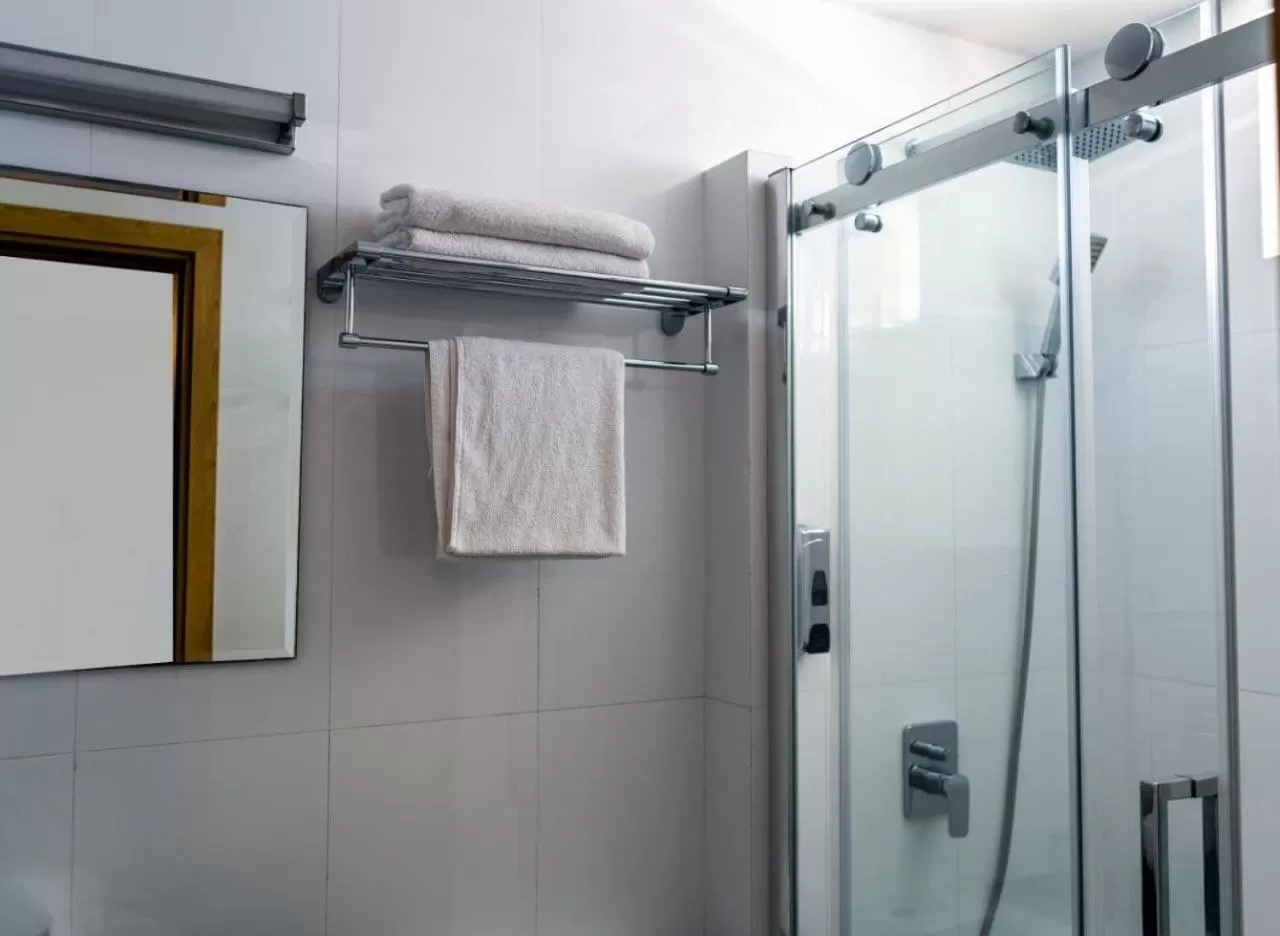 Bathroom in Araamview