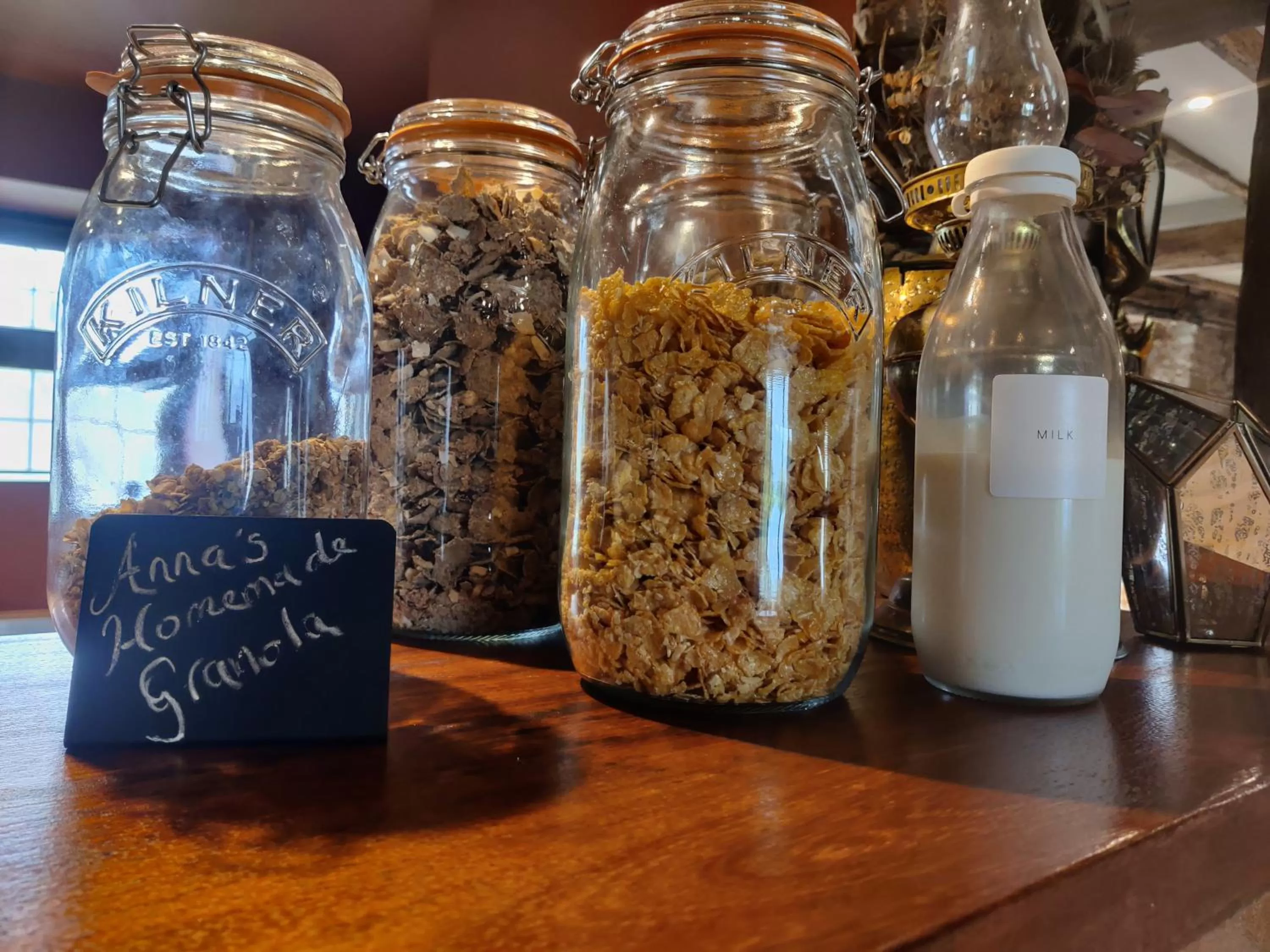 Breakfast in Hanley House