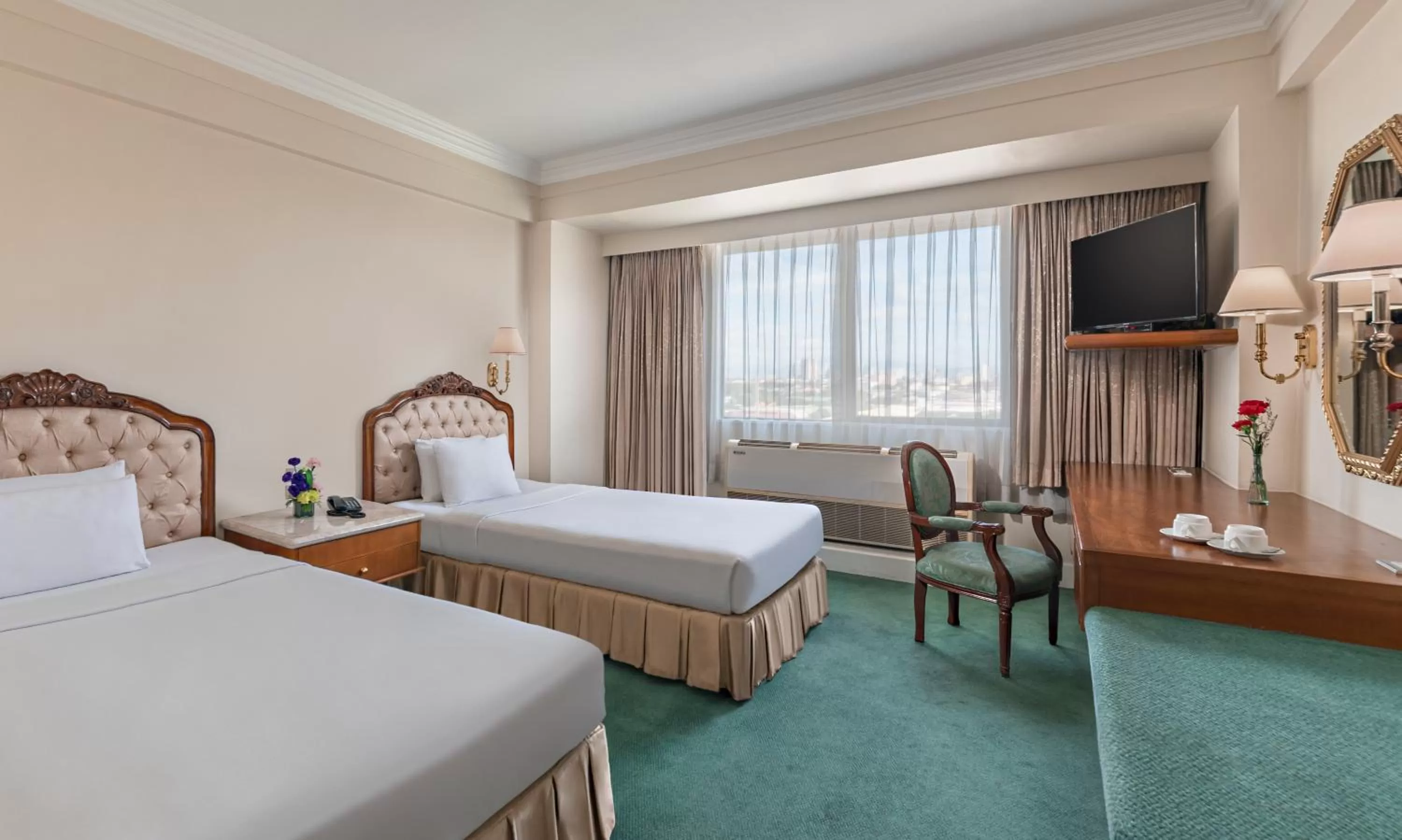 Photo of the whole room, Bed in Manila Prince Hotel