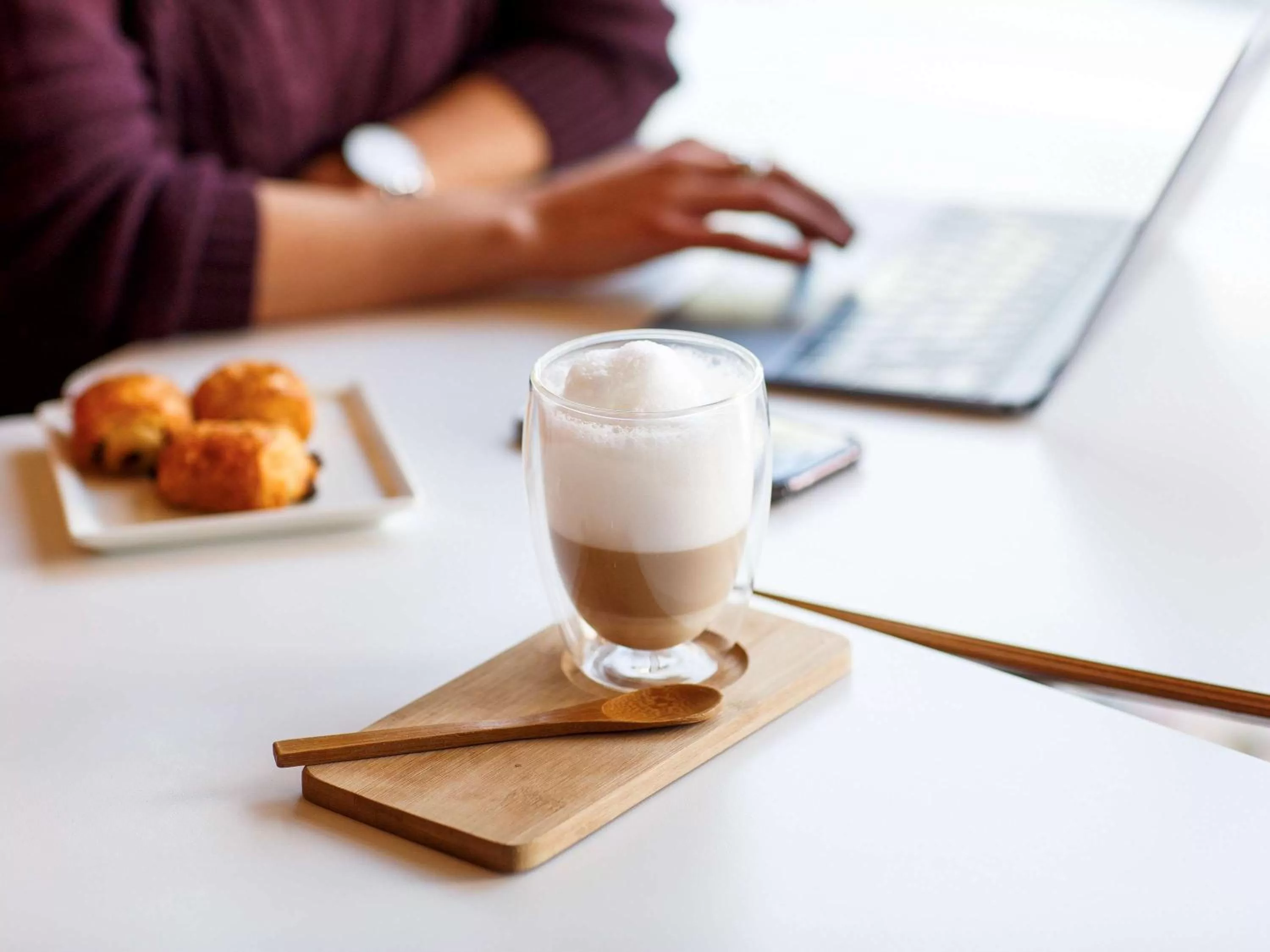 Restaurant/places to eat in ibis Brighton City Centre - Station