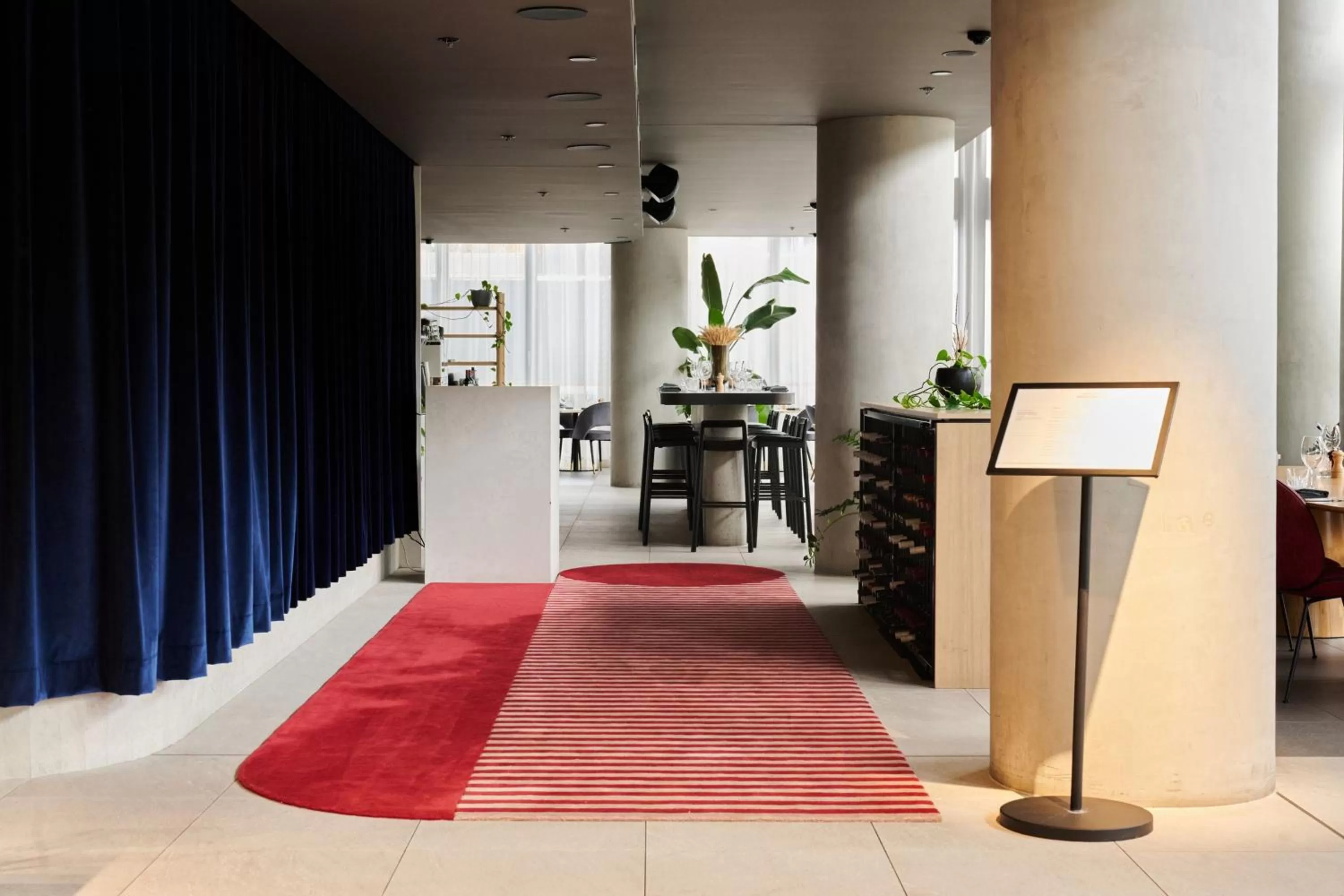 Restaurant/places to eat in Midnight Hotel, Autograph Collection