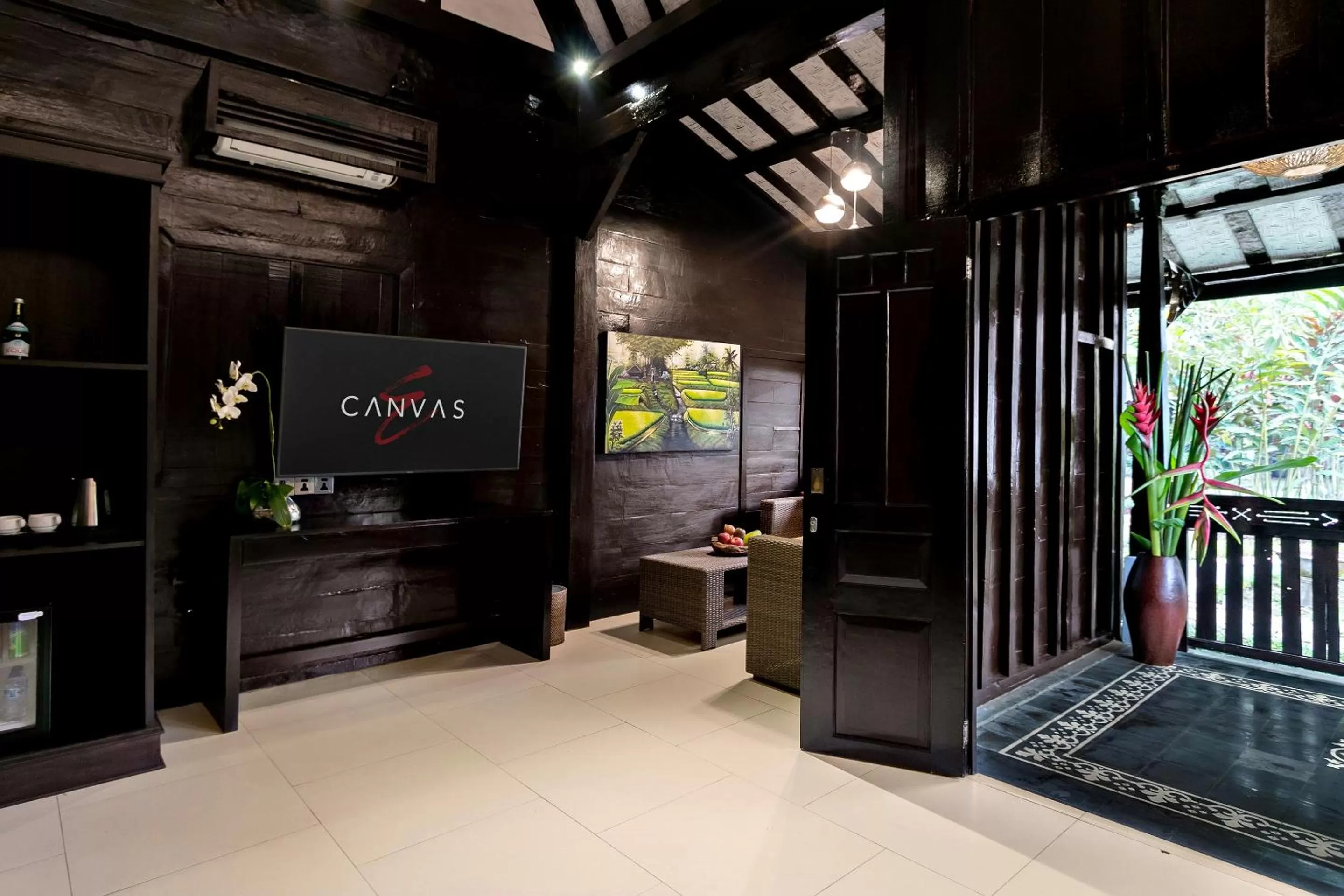TV and multimedia in Canvas Escape Resort