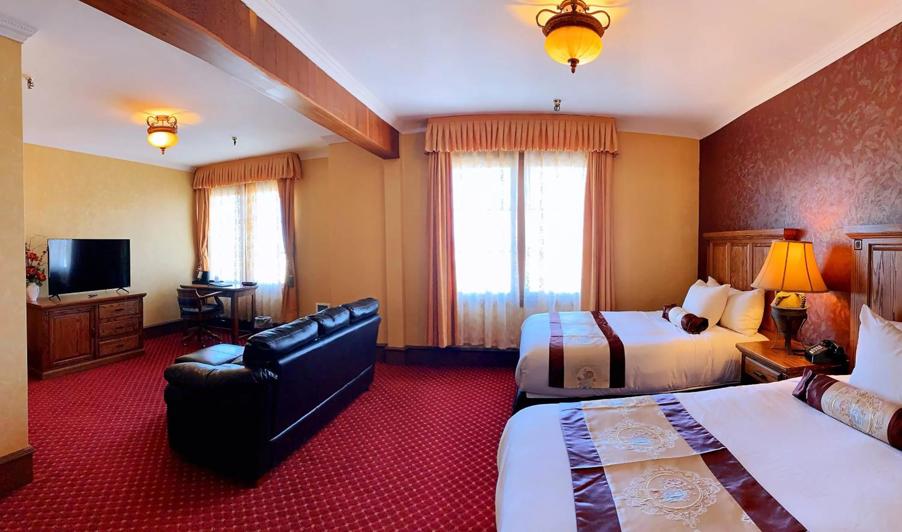 Bedroom, Bed in Eureka Inn, Trademark Collection by Wyndham