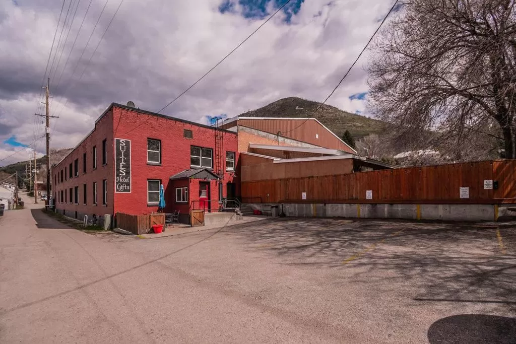 Parking, Property Building in Suites of Lava Hot Springs