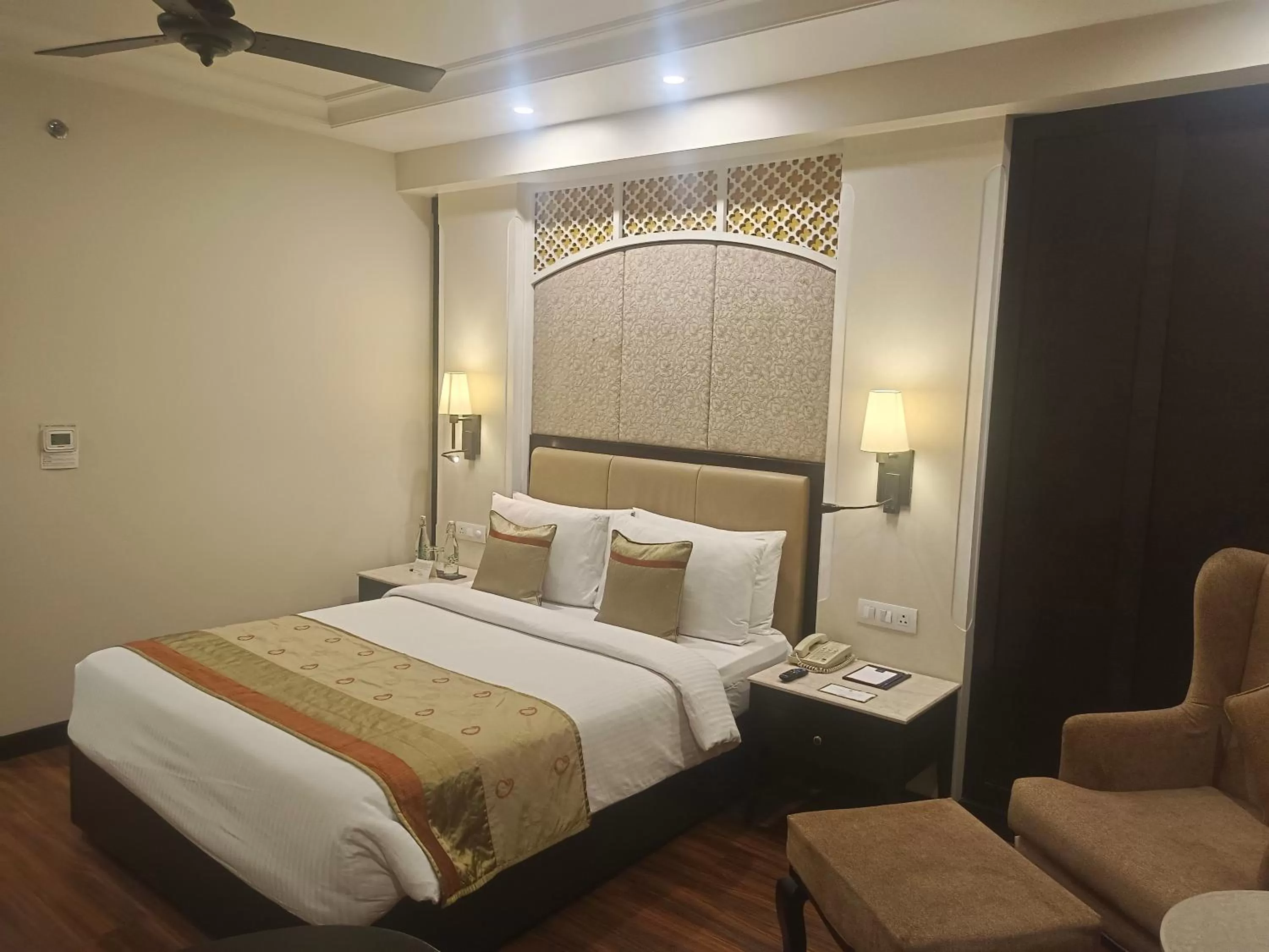 Bedroom, Bed in La Place Sarovar Portico