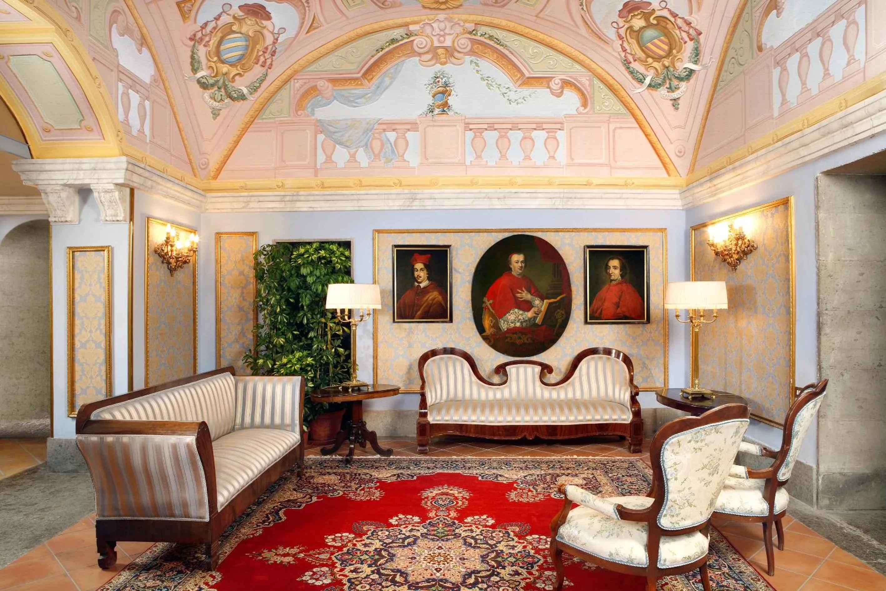Seating area in Grand Hotel Cocumella