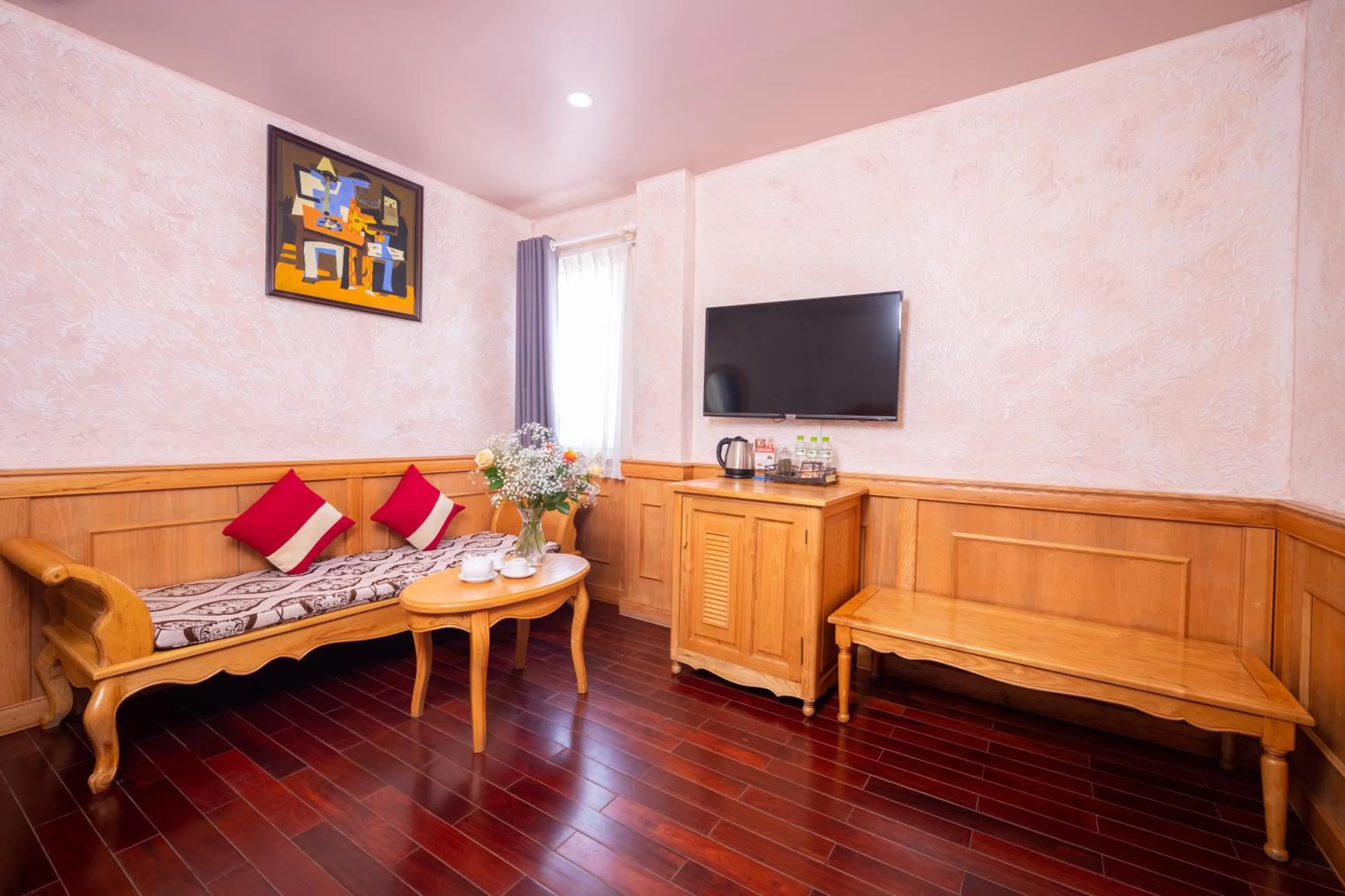 Communal lounge/ TV room in Duc Vuong Saigon Hotel - Bui Vien