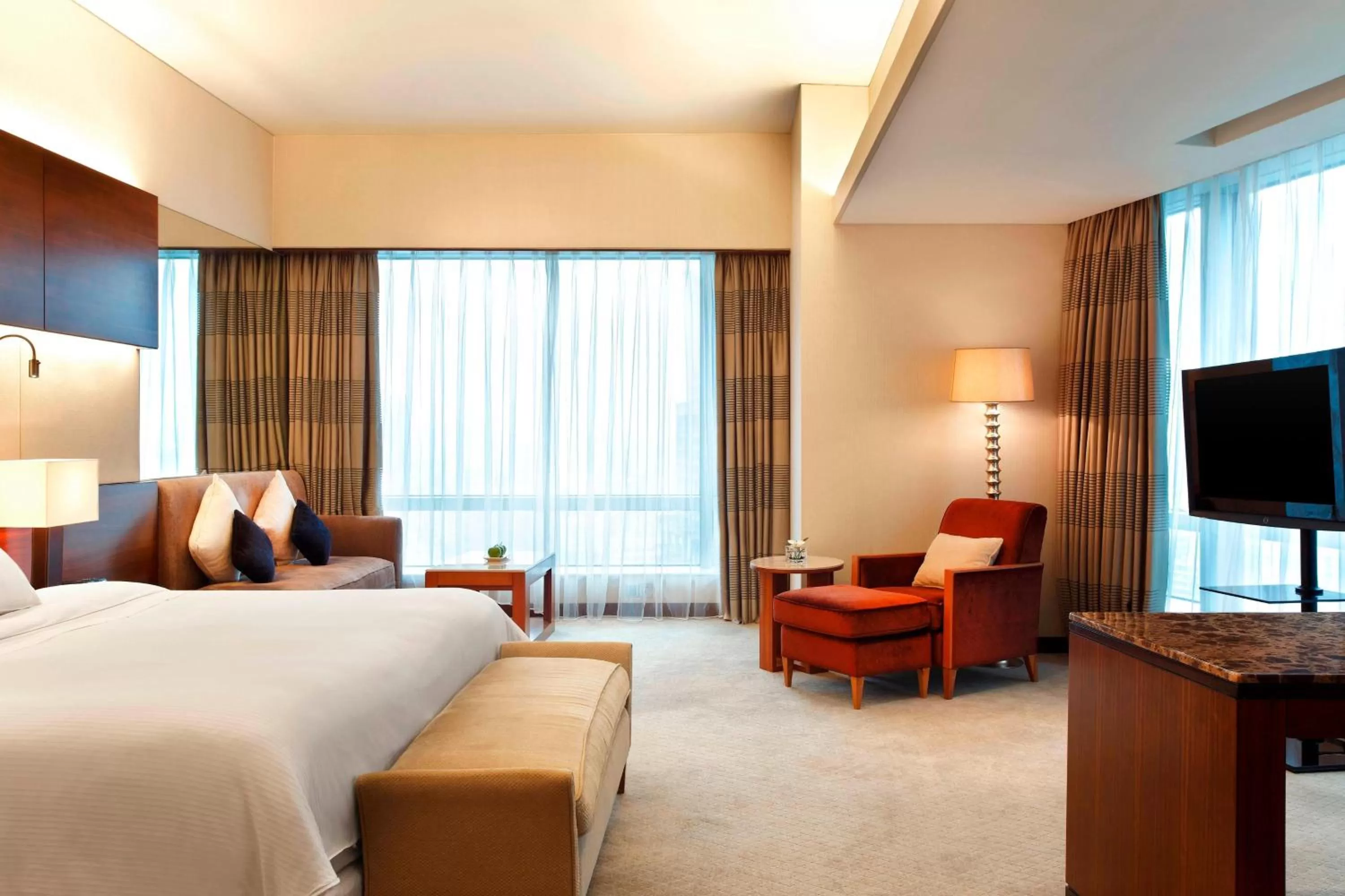 Photo of the whole room, Bed in The Westin Guangzhou