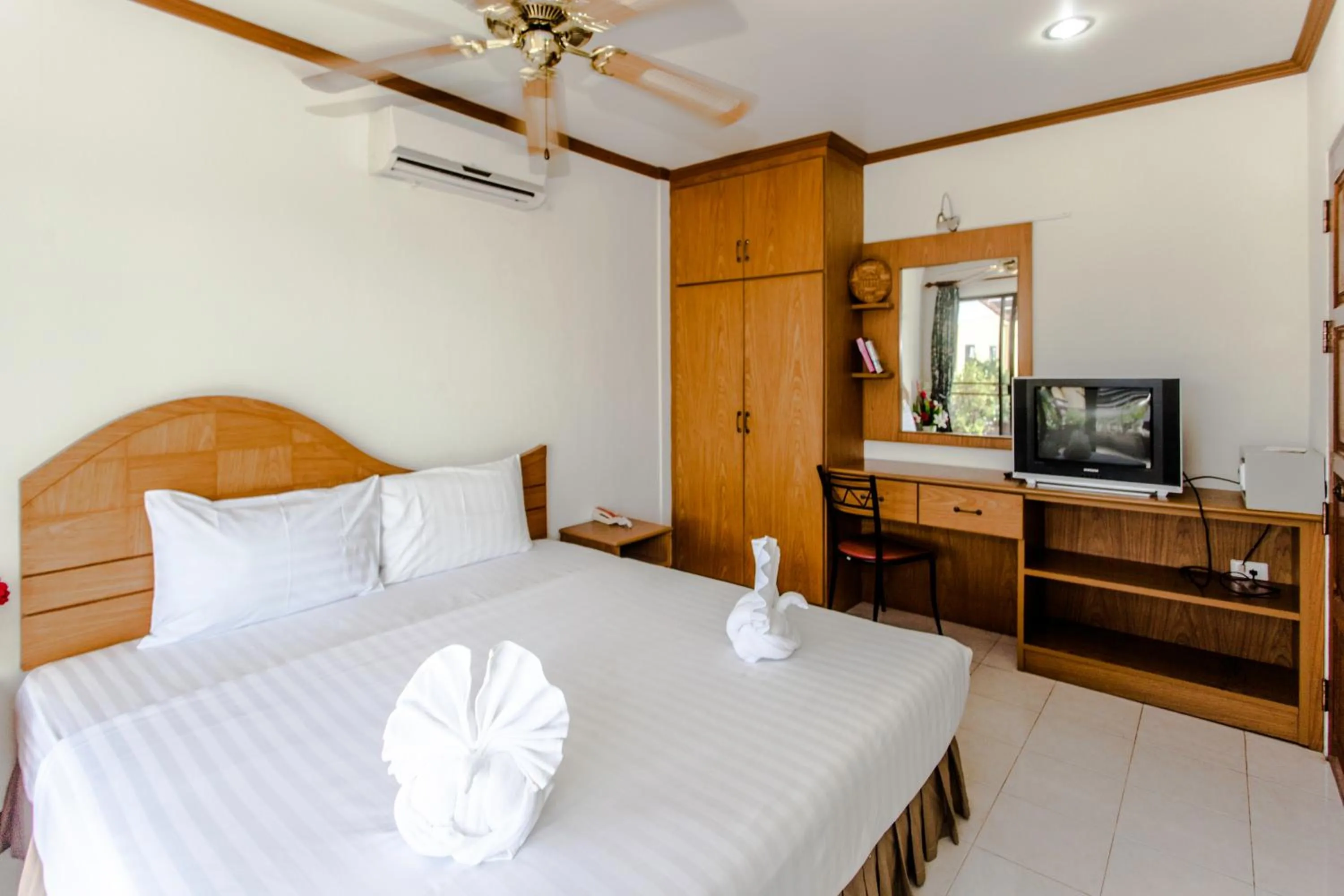 Bedroom, Bed in Andaman Sea Patong