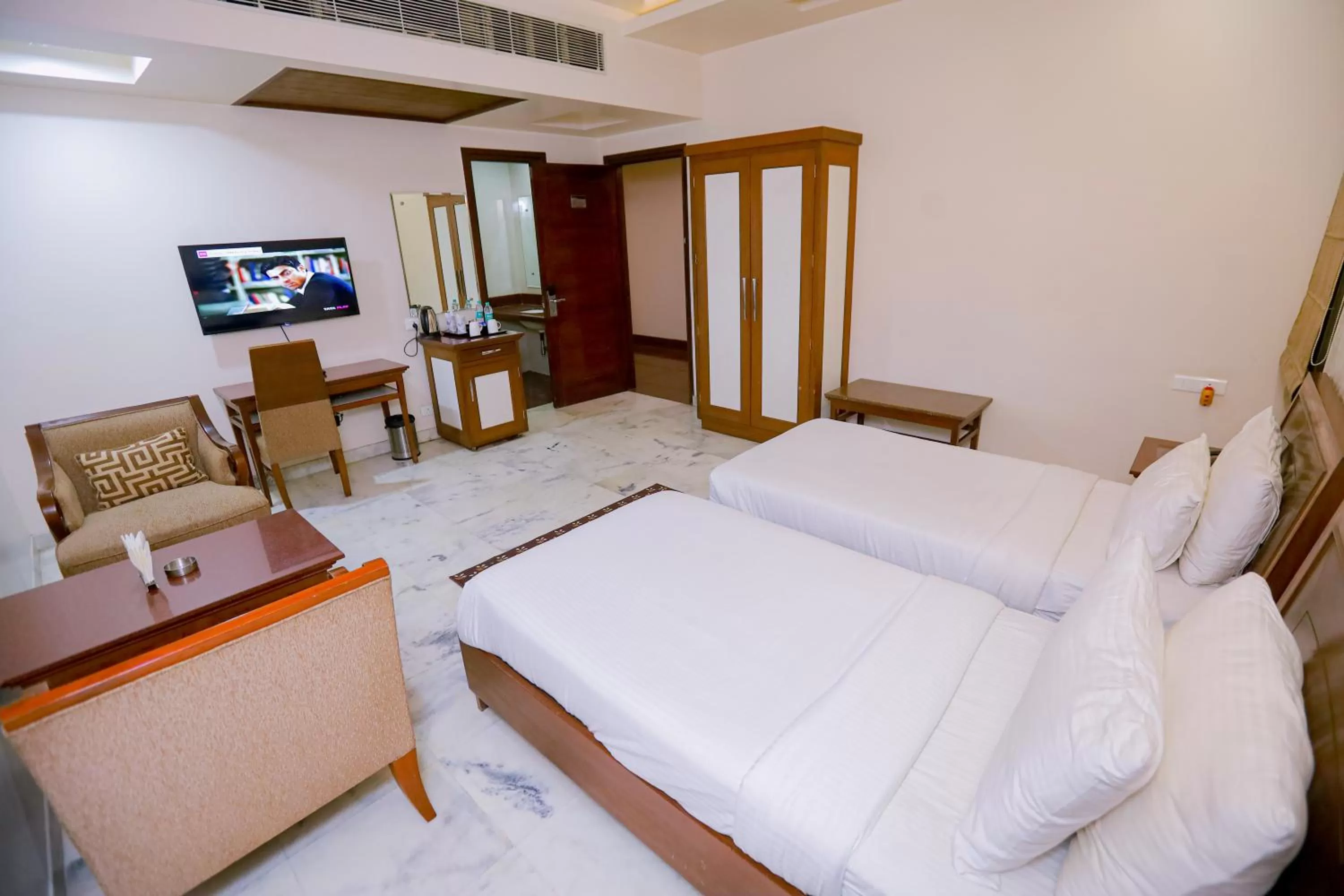 Bed in Hotel Leela Grande