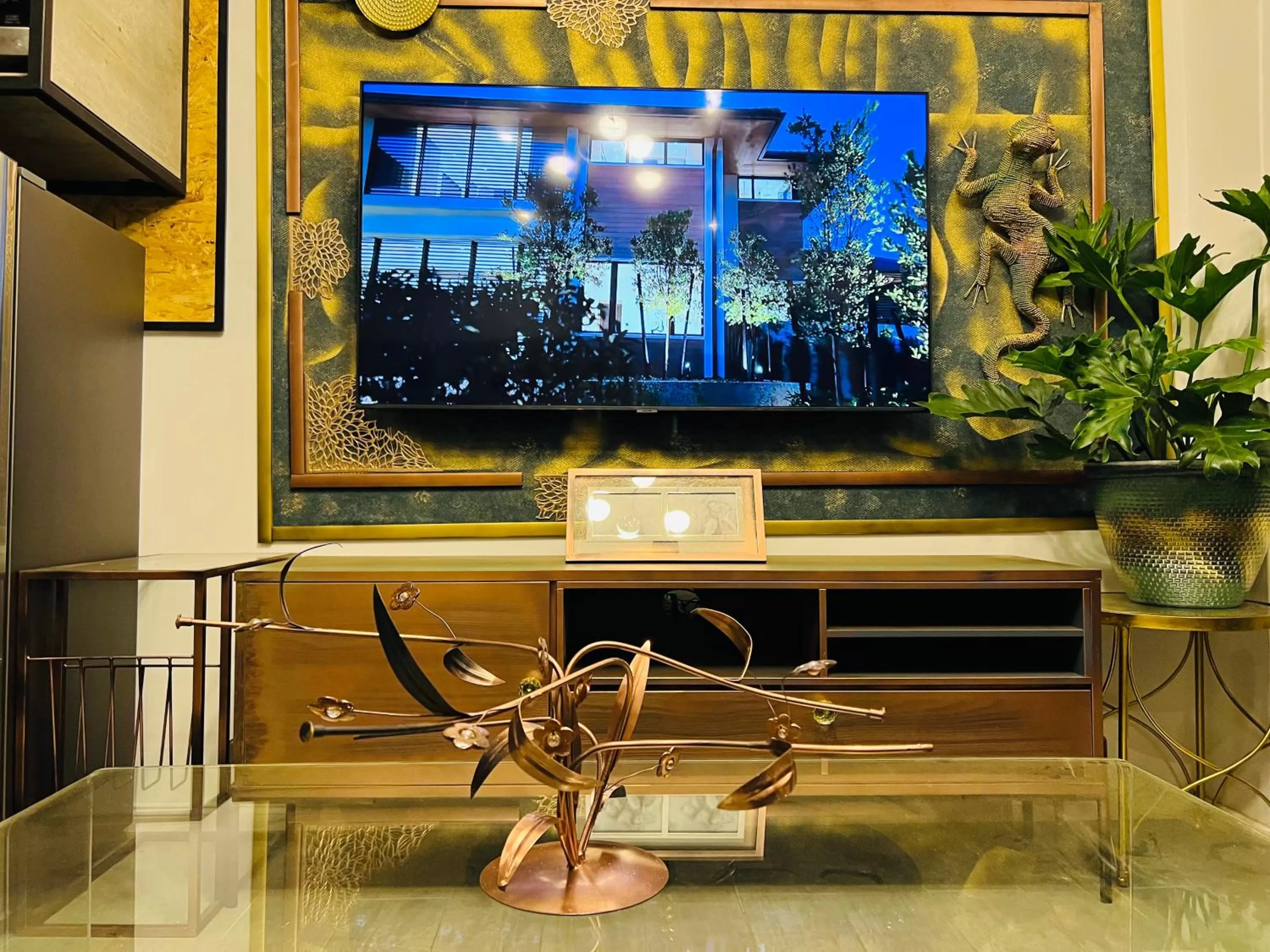 TV/Entertainment Center in 24 On Basil Inventive suites