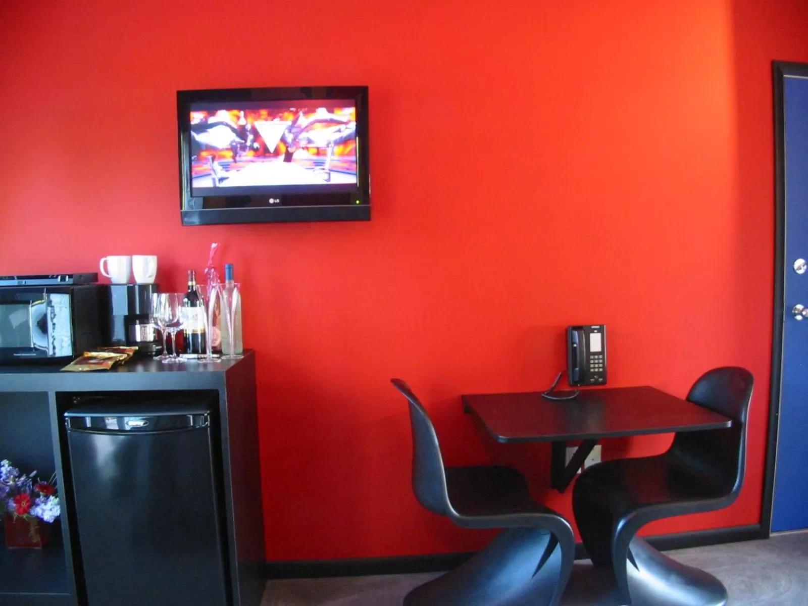 TV and multimedia in The Roxbury