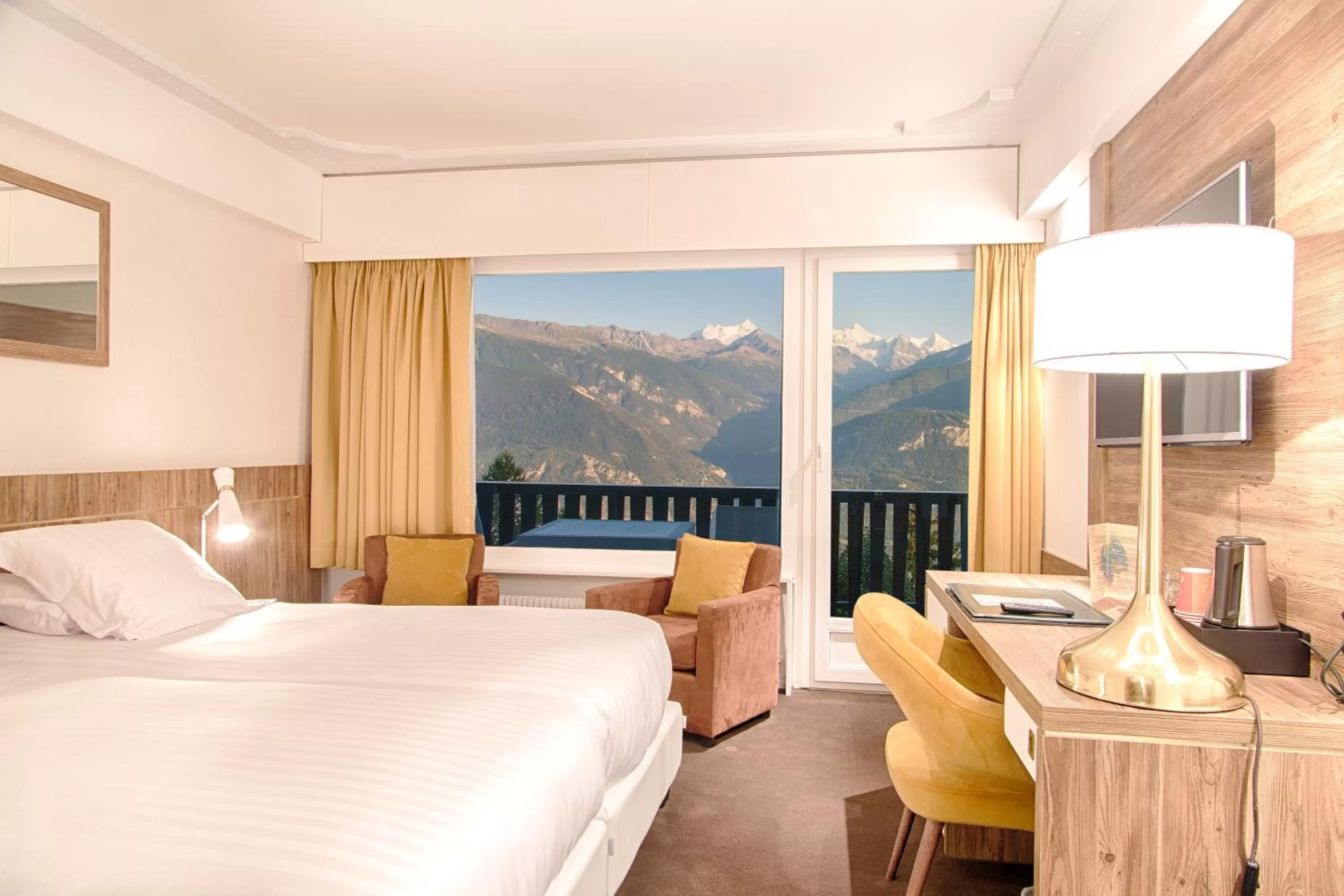 Bedroom, Bed in Hotel-Restaurant Le Mont Paisible, Crans-Montana