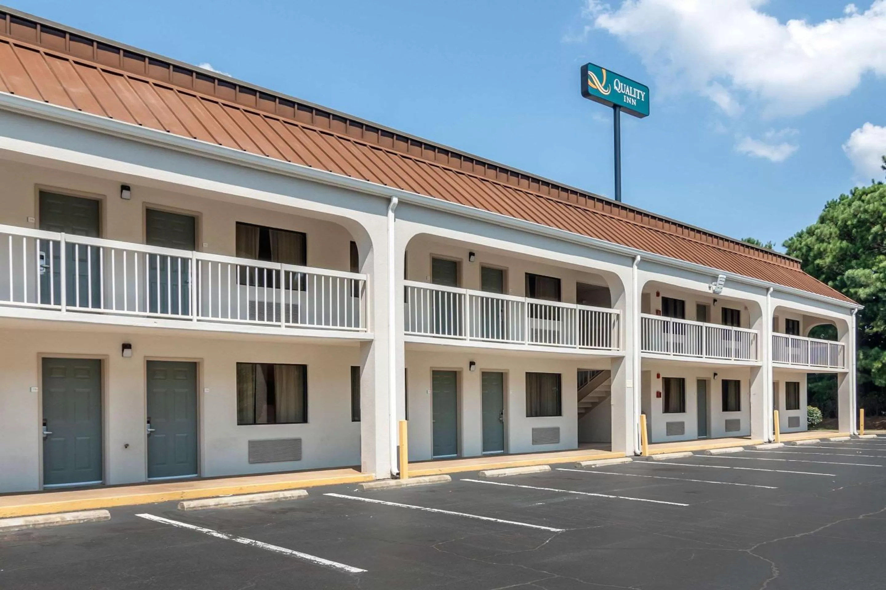 Property building in Quality Inn McDonough Atlanta South