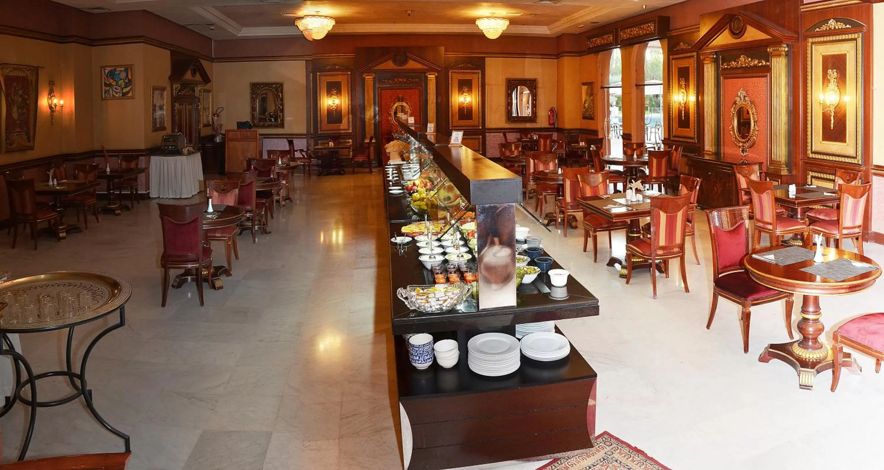 Restaurant/places to eat in Royal Mirage Deluxe